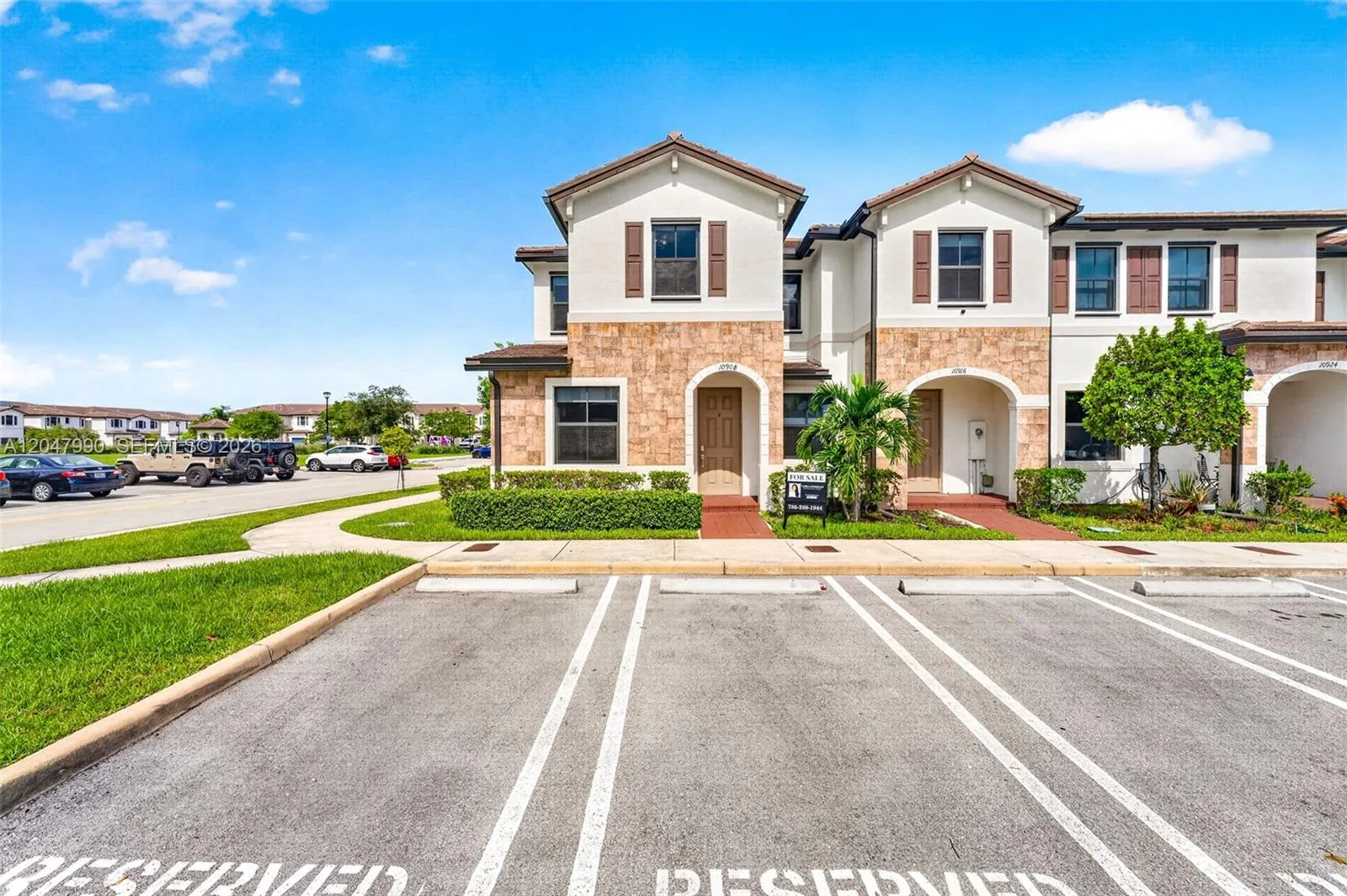10908 W 32nd Ln, Hialeah, FL 33018