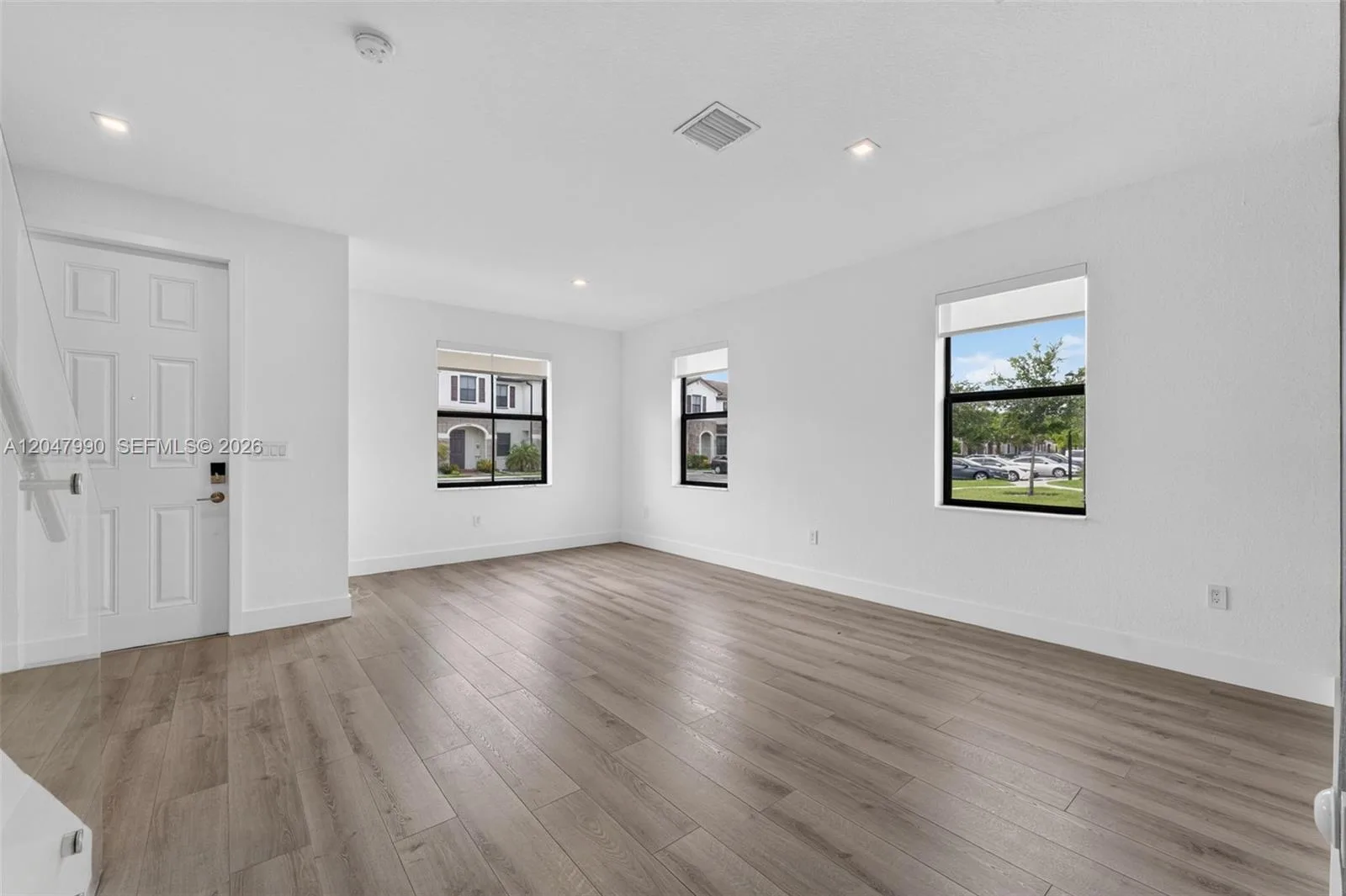 10908 W 32nd Ln, Hialeah, FL 33018 photo 6