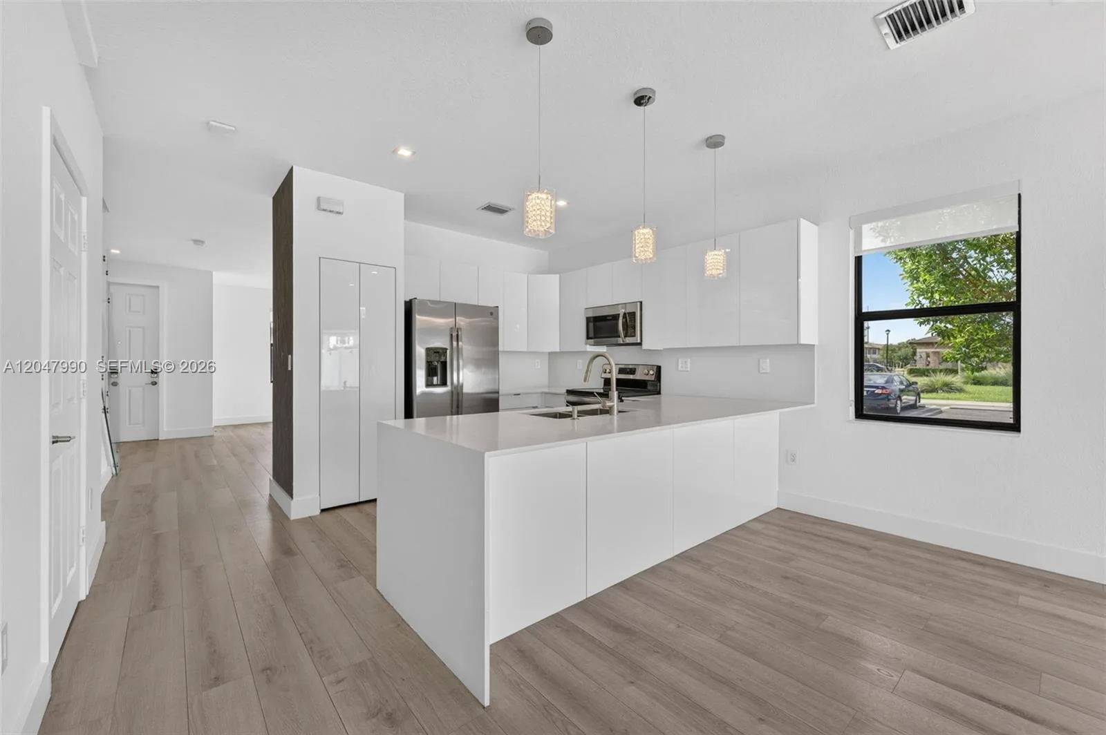 10908 W 32nd Ln, Hialeah, FL 33018 photo 8