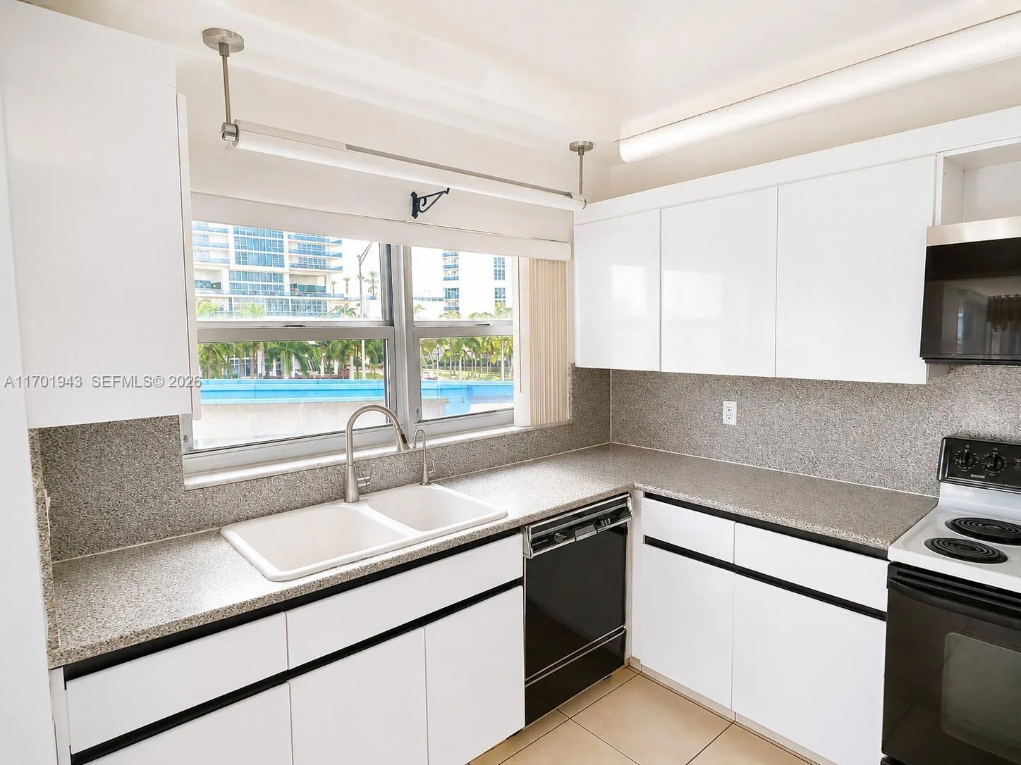 1825 S Ocean Dr # 401, Hallandale Beach, FL 33009 photo 3