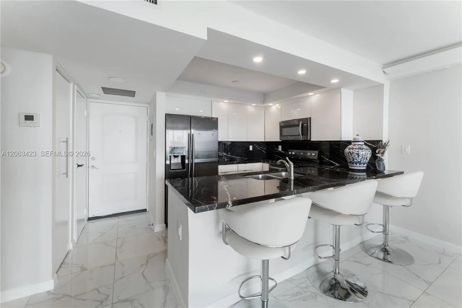 100 Bayview Dr # 709, Sunny Isles Beach, FL 33160 photo 10