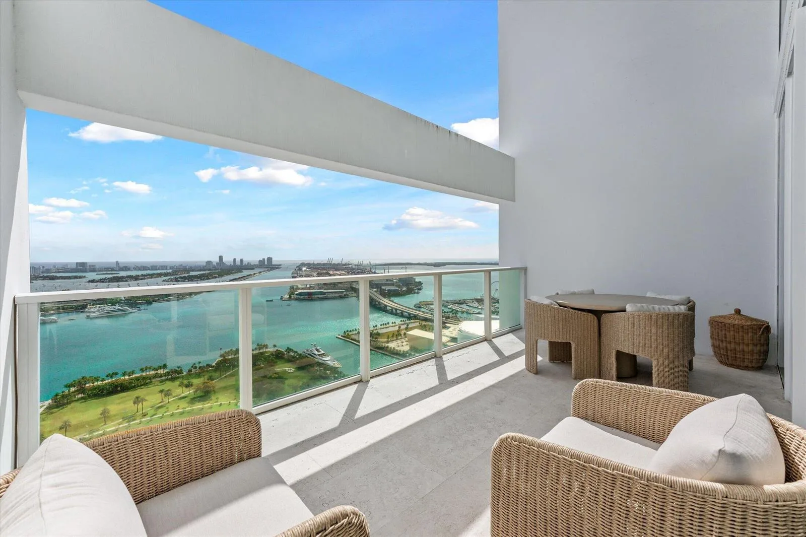 1040 Biscayne Boulevard # 4002, Miami, FL 33132 photo 2