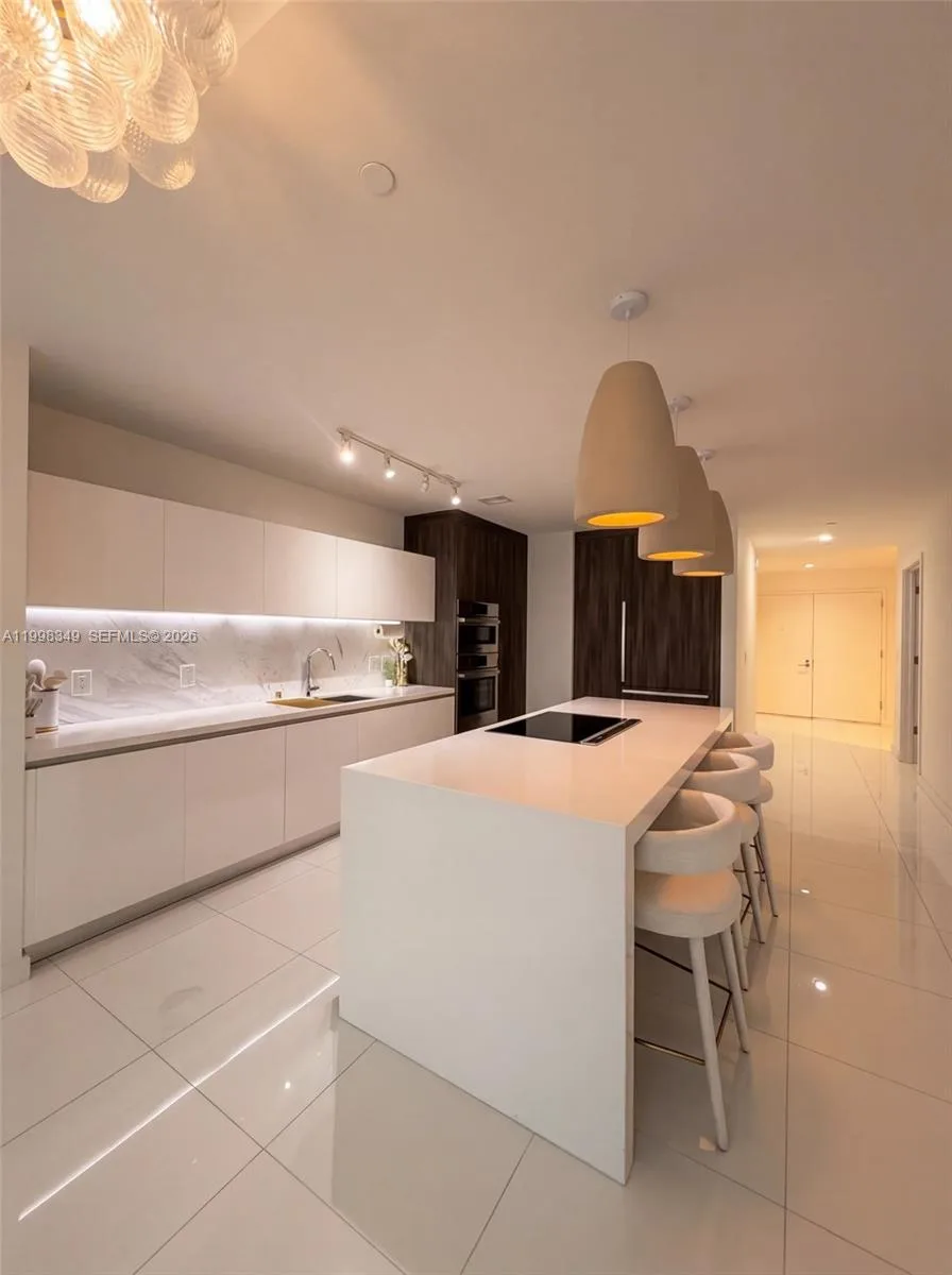 851 NE 1st Ave # 2301, Miami, FL 33132 photo 2