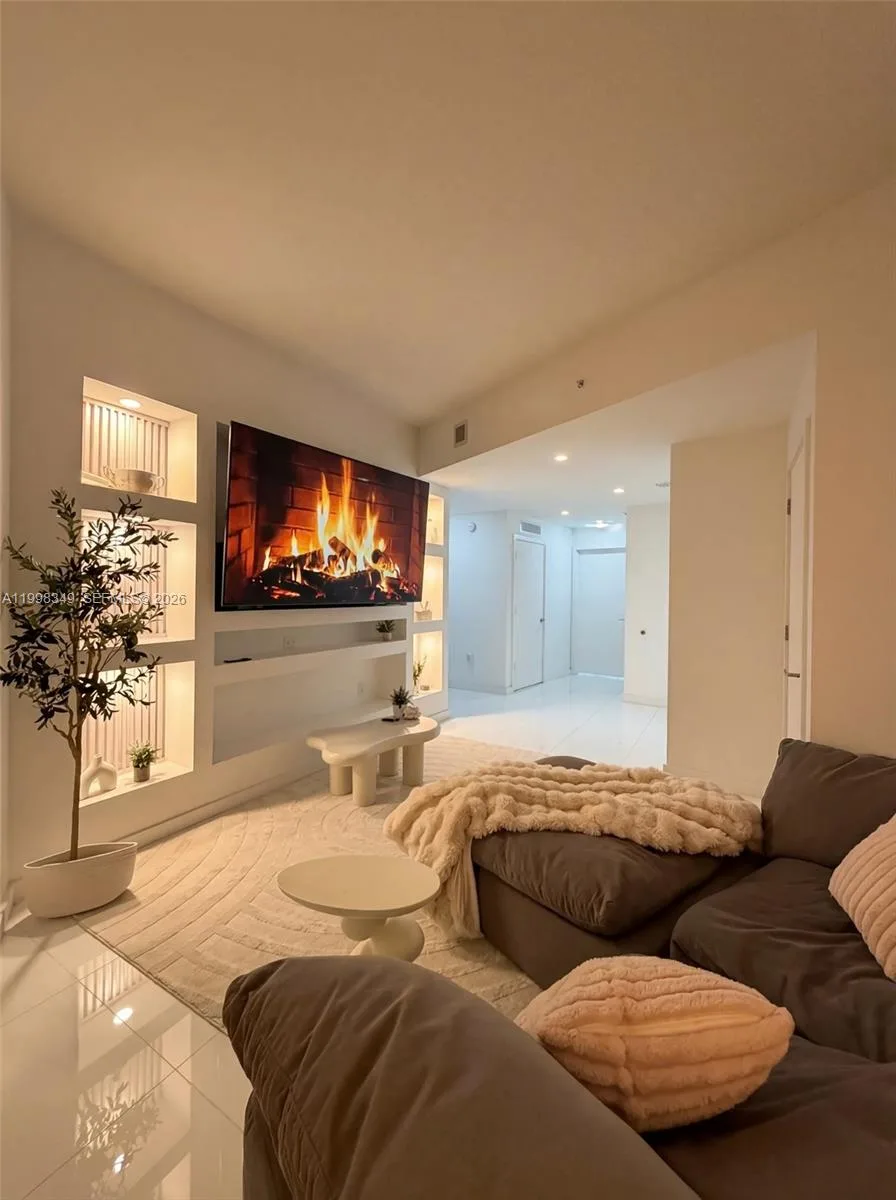 851 NE 1st Ave # 2301, Miami, FL 33132 photo 8