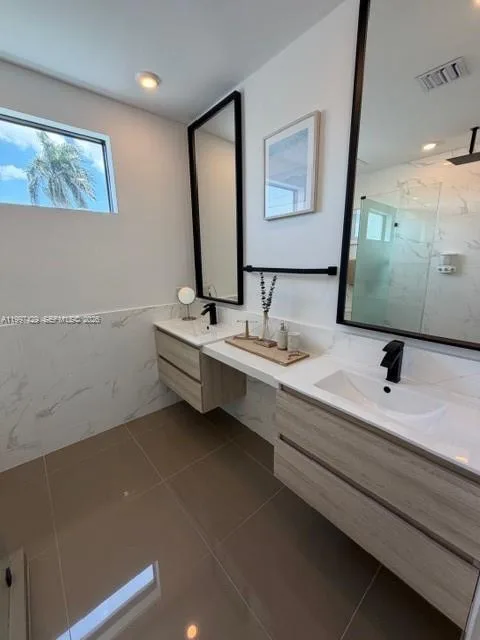 3645 SW 3 st, Miami, FL 33135 photo 10