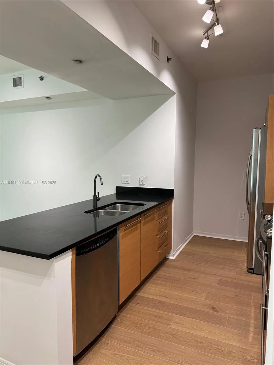 951 Brickell Ave # 500, Miami, FL 33131 photo 2