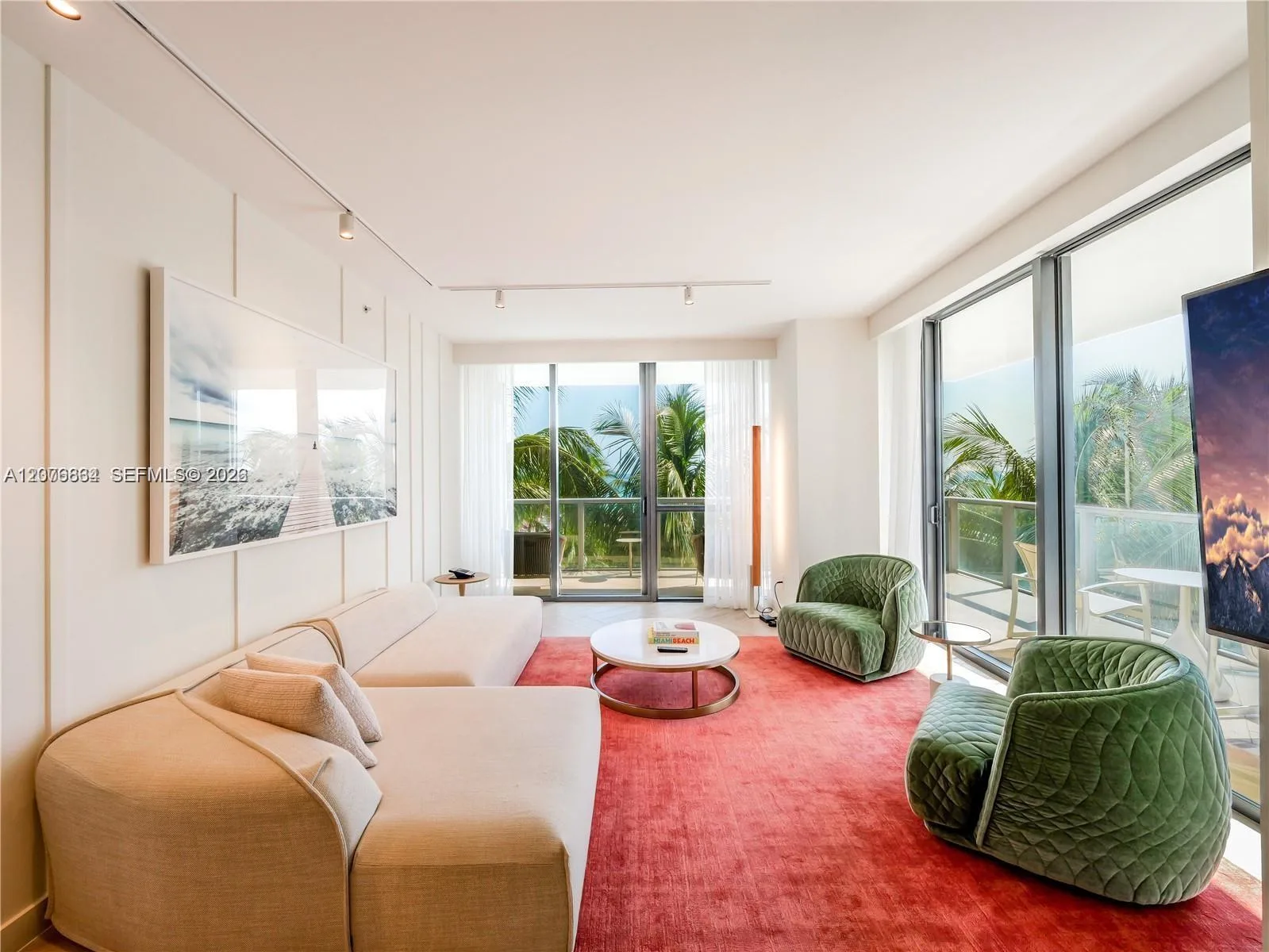 2201 Collins Ave # 428, Miami Beach, FL 33139