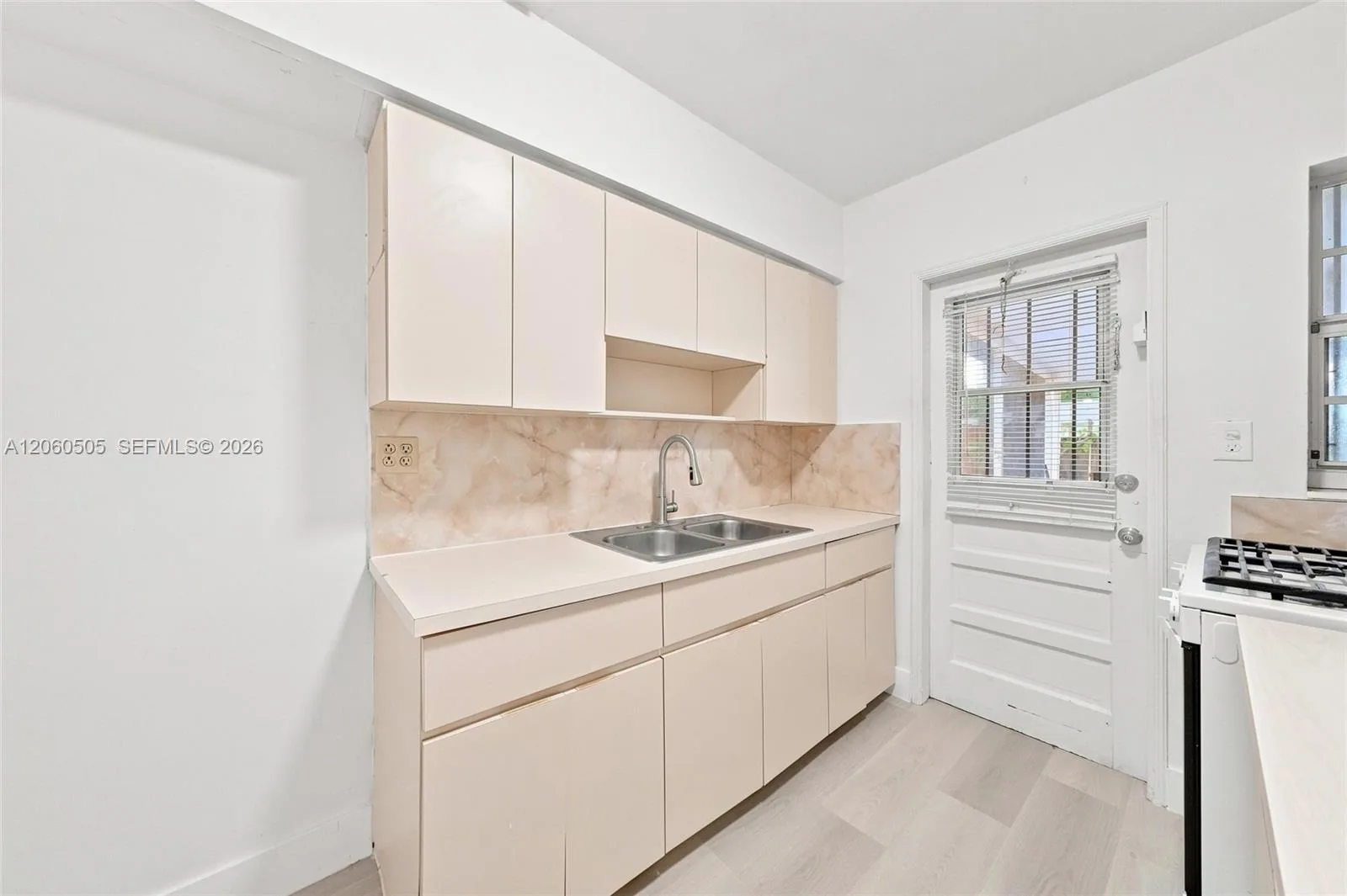 596 NW 109th St, Miami, FL 33168 photo 11