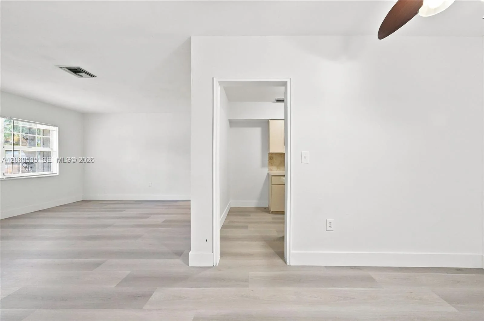 596 NW 109th St, Miami, FL 33168 photo 9