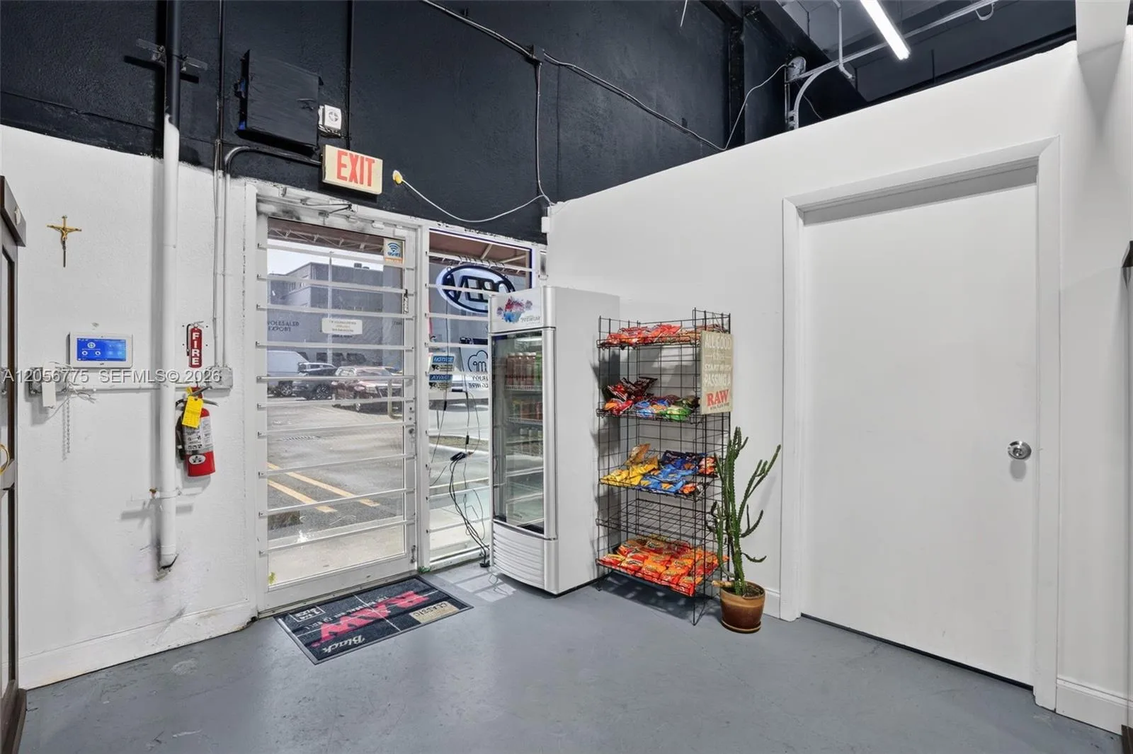 Wholesale, Distribution and Smoke Shop for Sale off 836 Expressway, Miami, FL 33126 photo 3