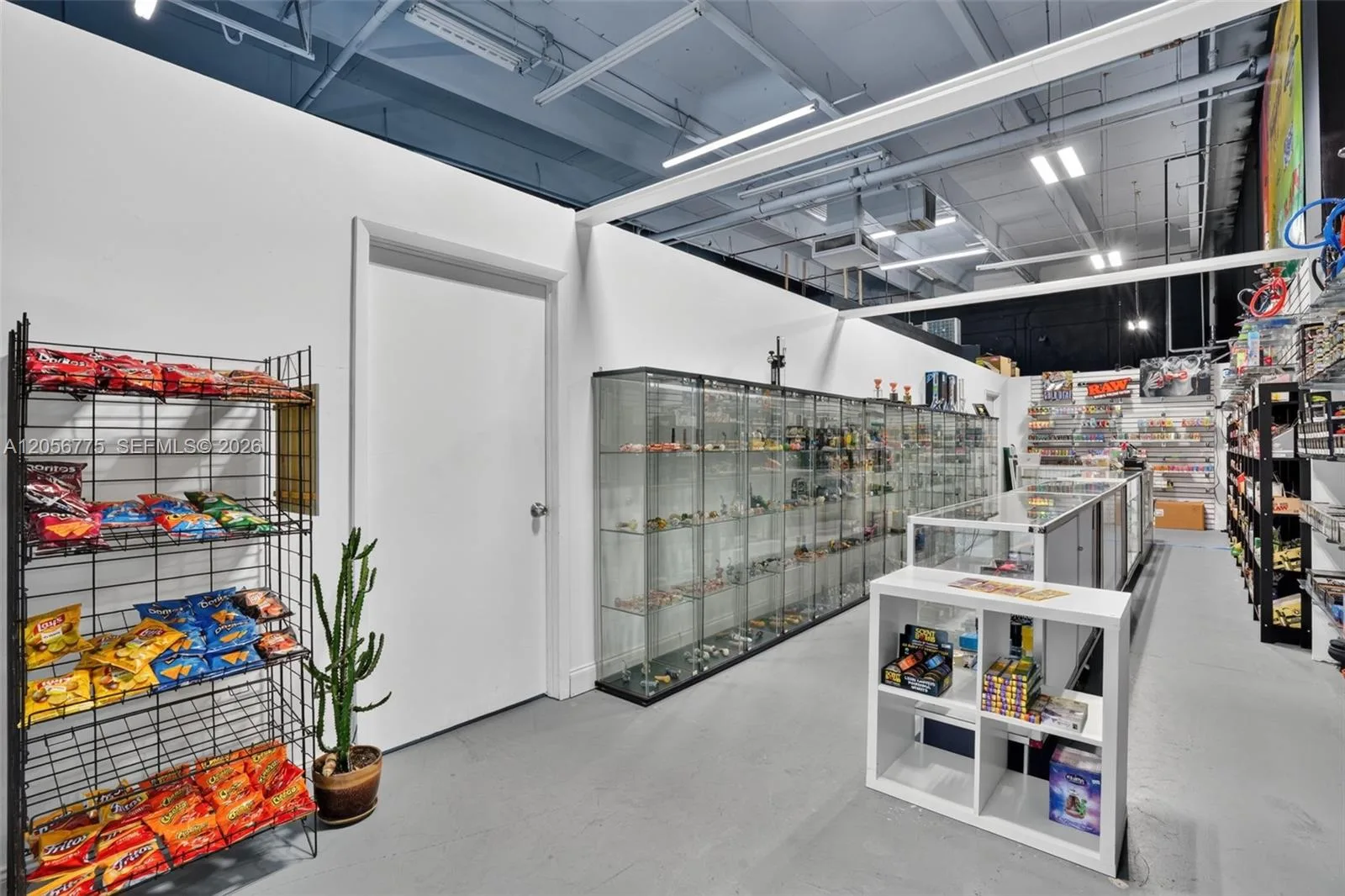 Wholesale, Distribution and Smoke Shop for Sale off 836 Expressway, Miami, FL 33126 photo 5