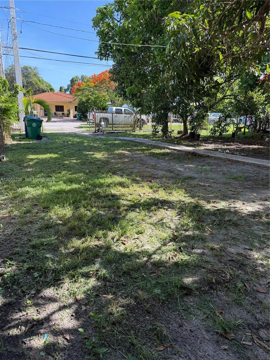 3555 SW 23rd St, Miami, FL 33145 photo 6