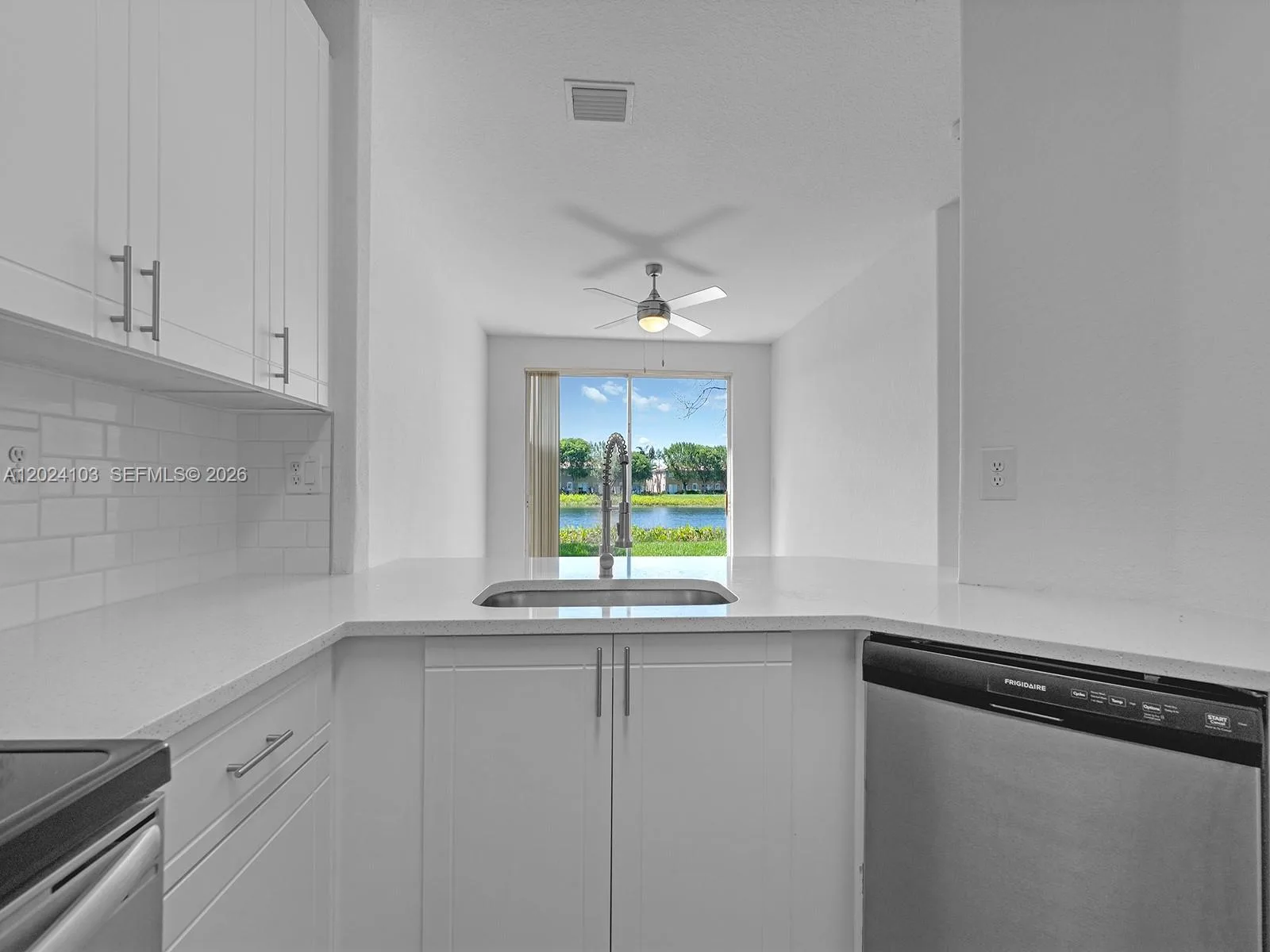 2560 SE 15th Ct, Homestead, FL 33035 photo 9