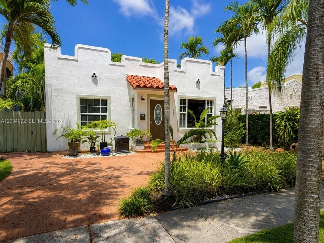 452 SW 26th Rd, Miami, FL 33129