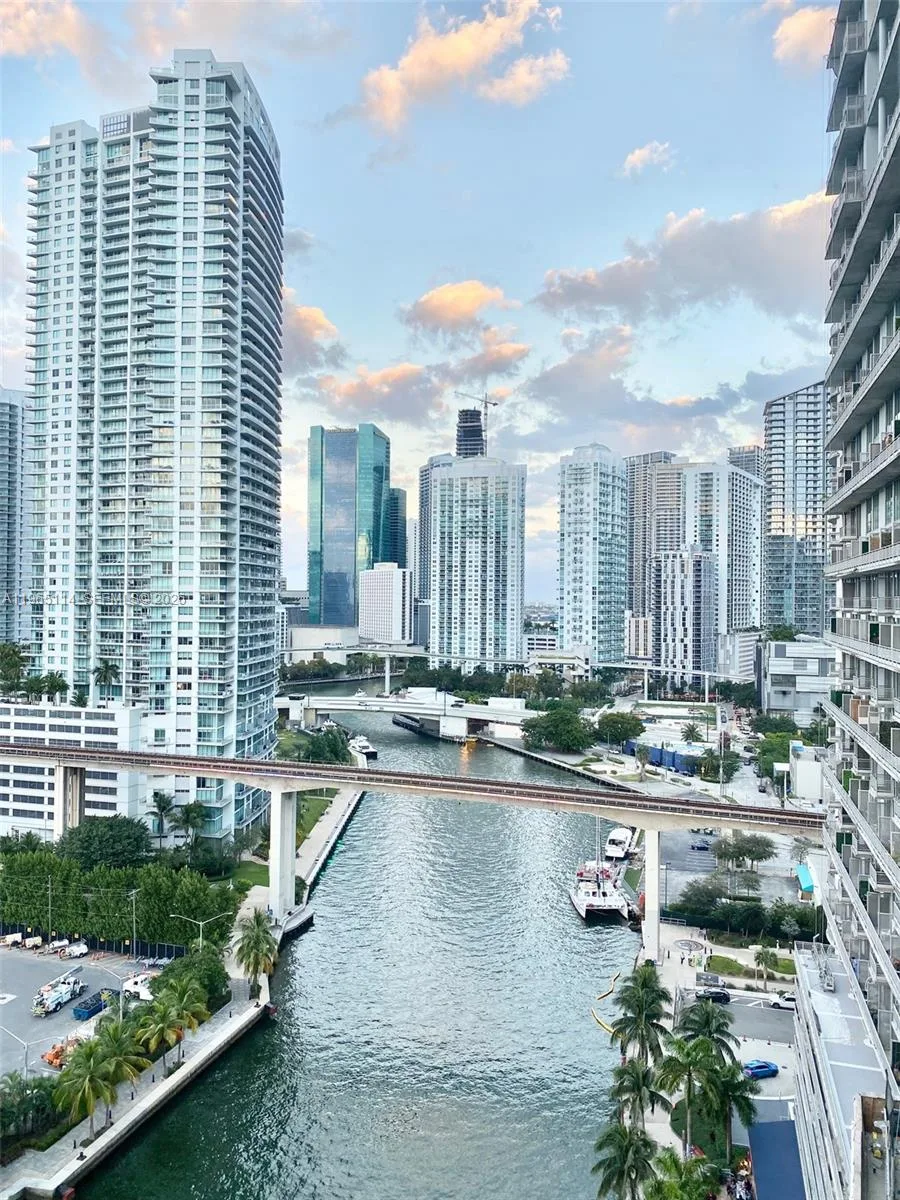 185 SW 7th St # 1705, Miami, FL 33130