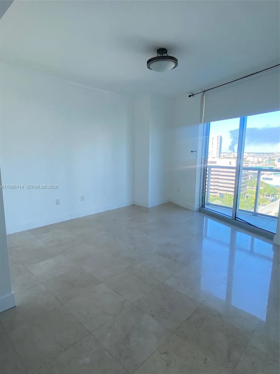 185 SW 7th St # 1705, Miami, FL 33130 photo 4