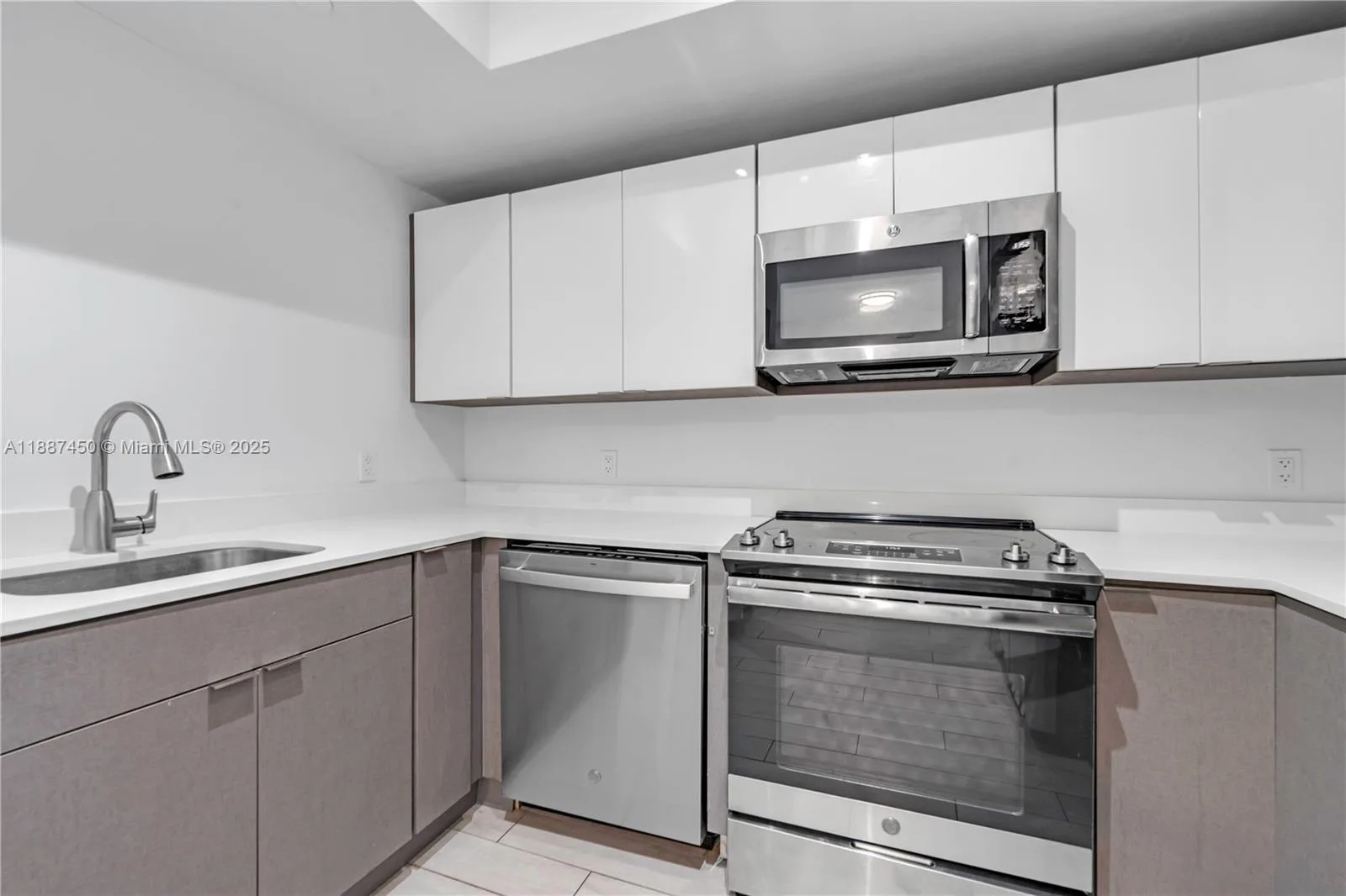 321 NE 26th St # 907, Miami, FL 33137 photo 10
