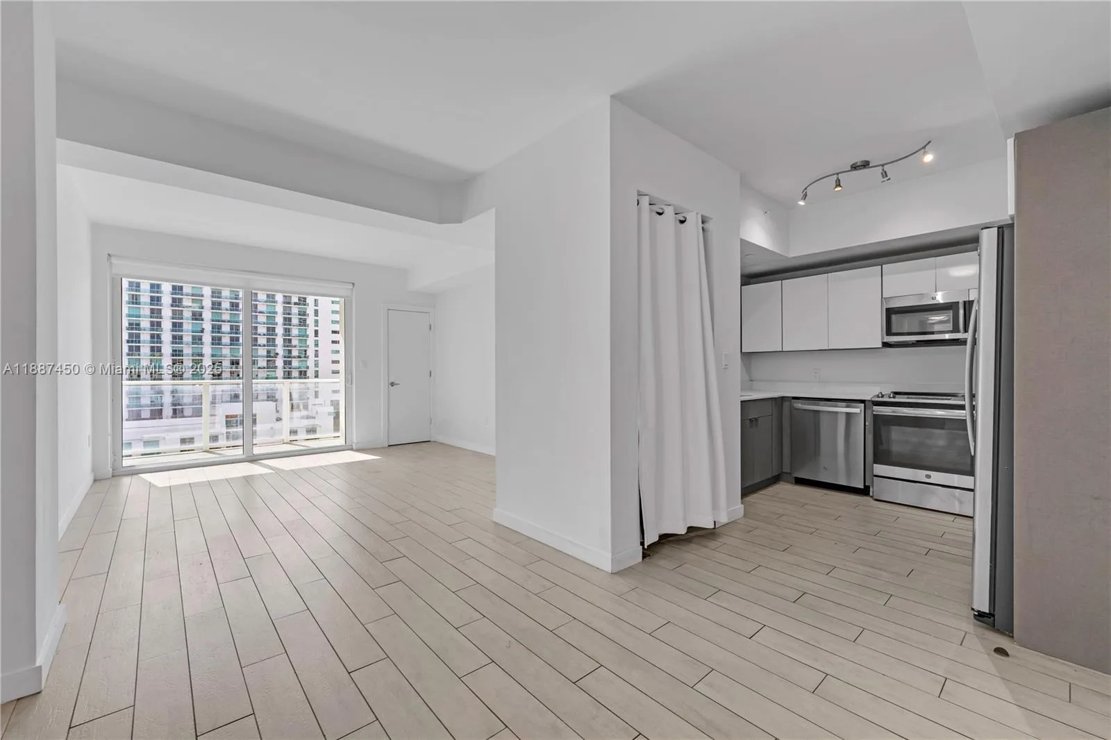 321 NE 26th St # 907, Miami, FL 33137 photo 8