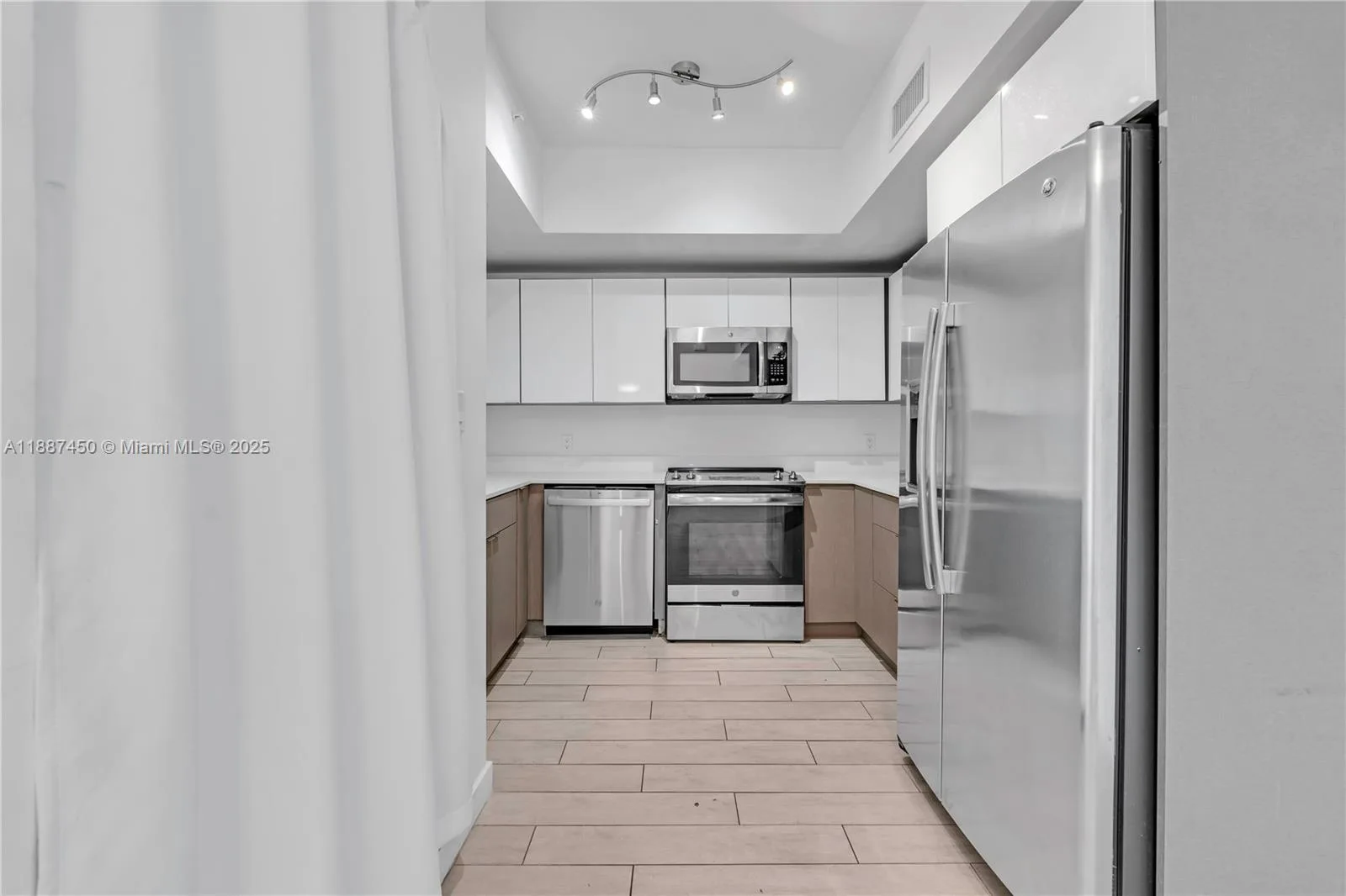 321 NE 26th St # 907, Miami, FL 33137 photo 9
