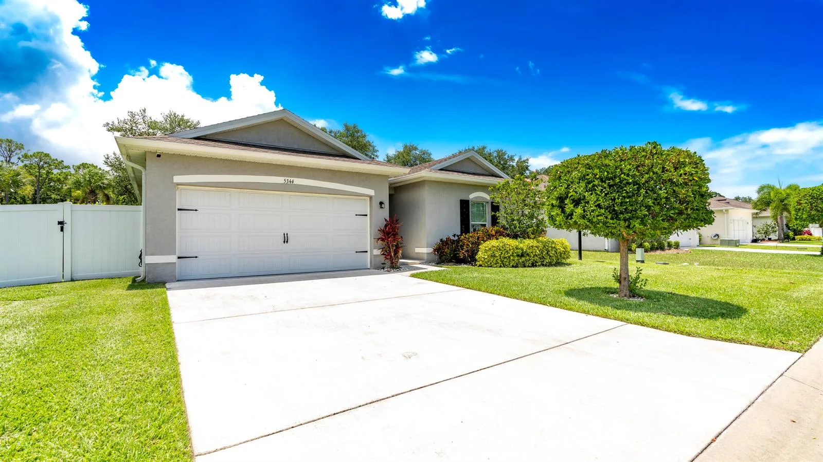 5344 Oakland Lake Circle, Fort Pierce, FL 34951