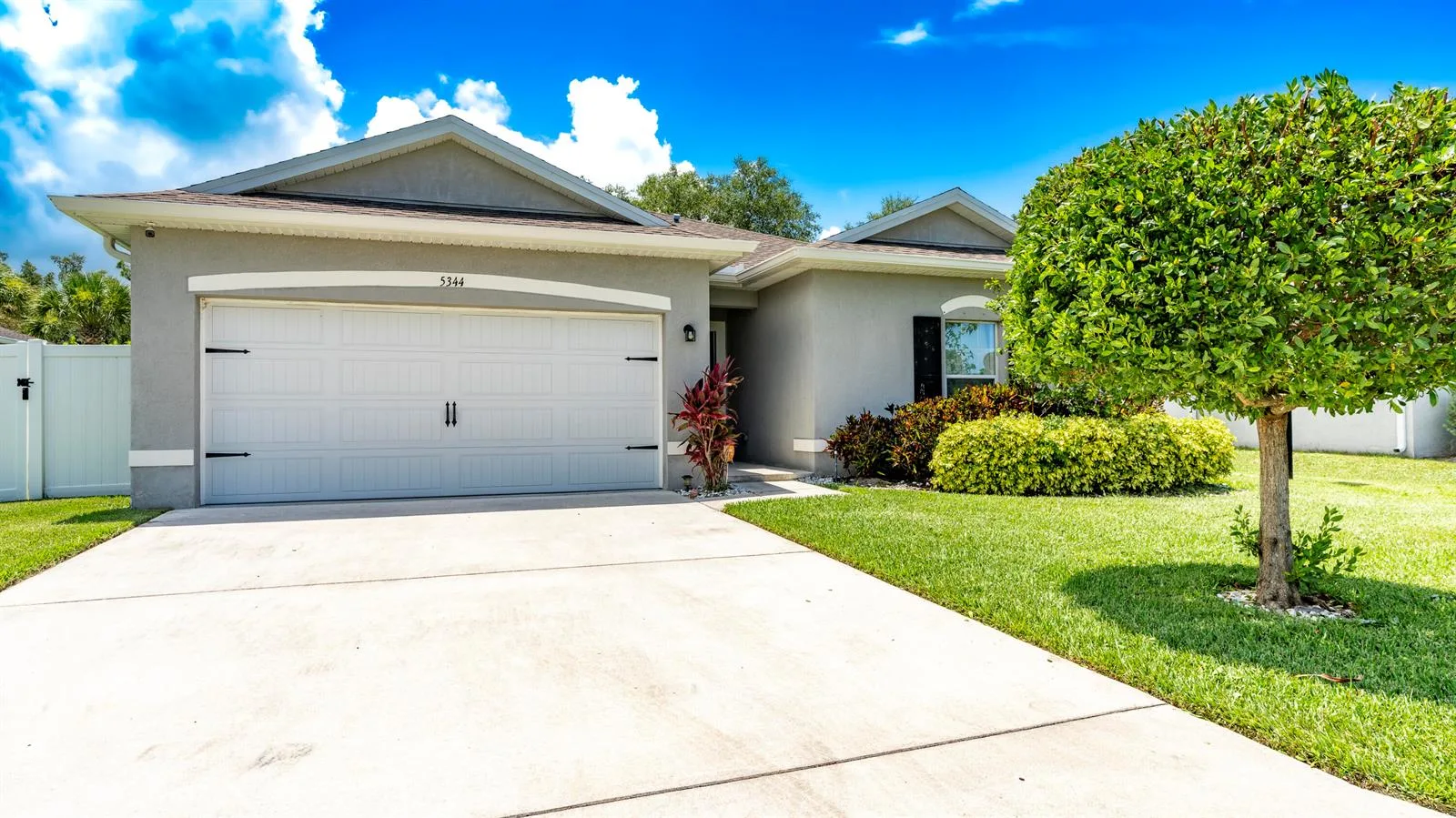 5344 Oakland Lake Circle, Fort Pierce, FL 34951 photo 3