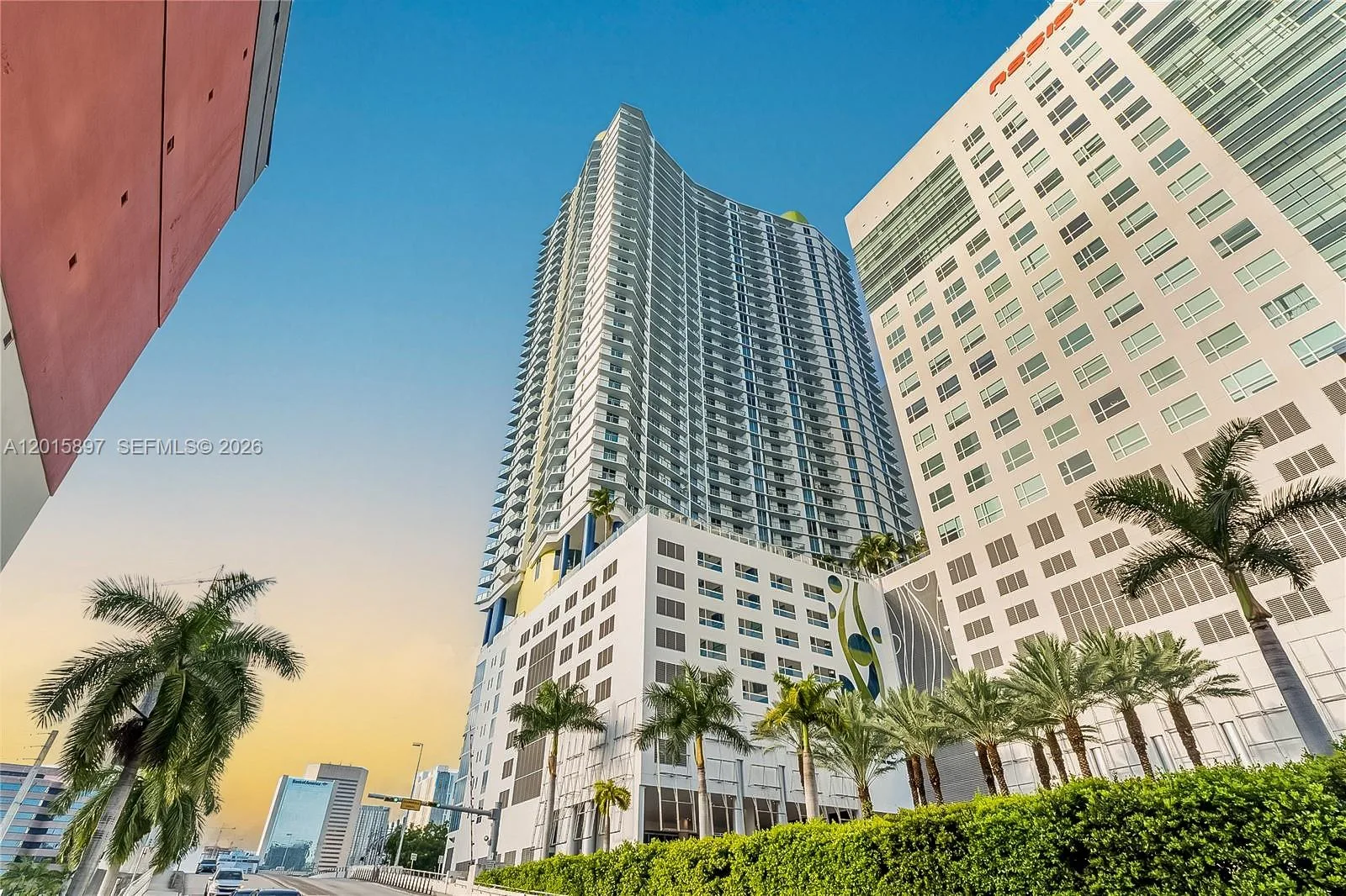 185 SW 7th St # 2900, Miami, FL 33130 photo 2