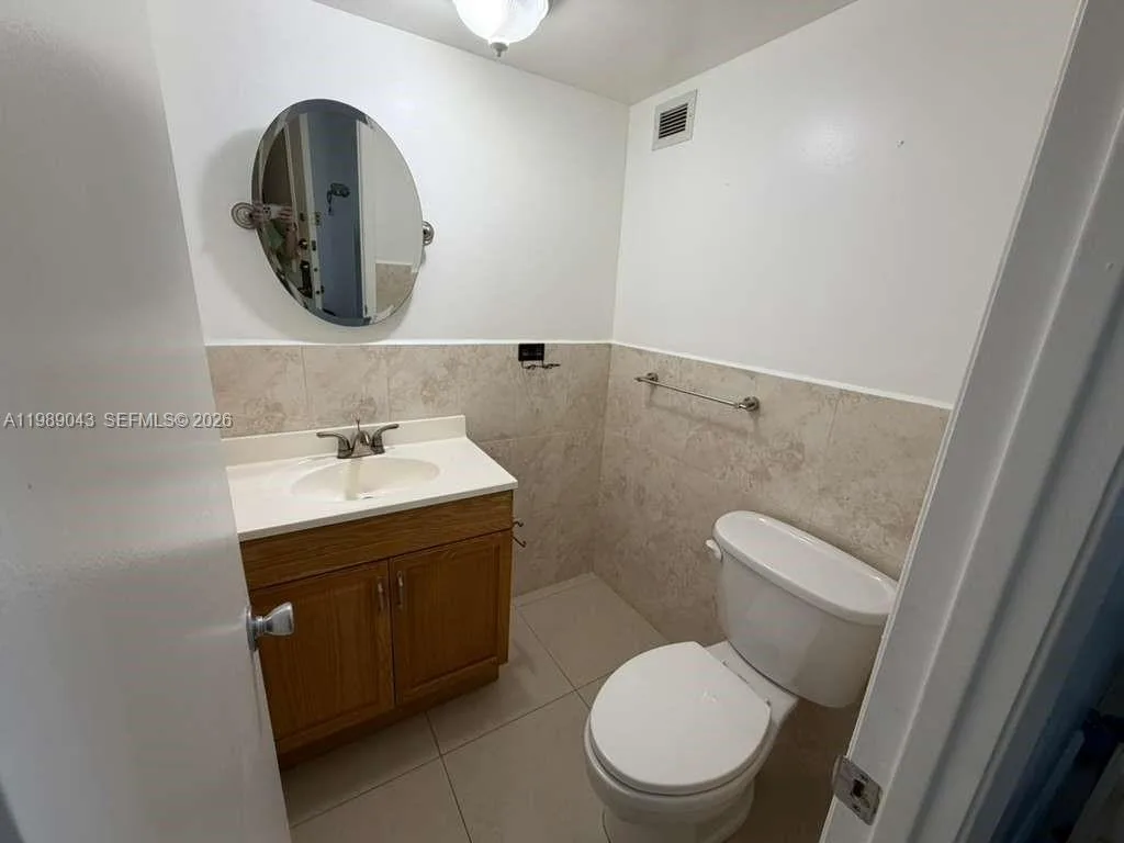 2750 NE 183rd St # 1201, Aventura, FL 33160 photo 5