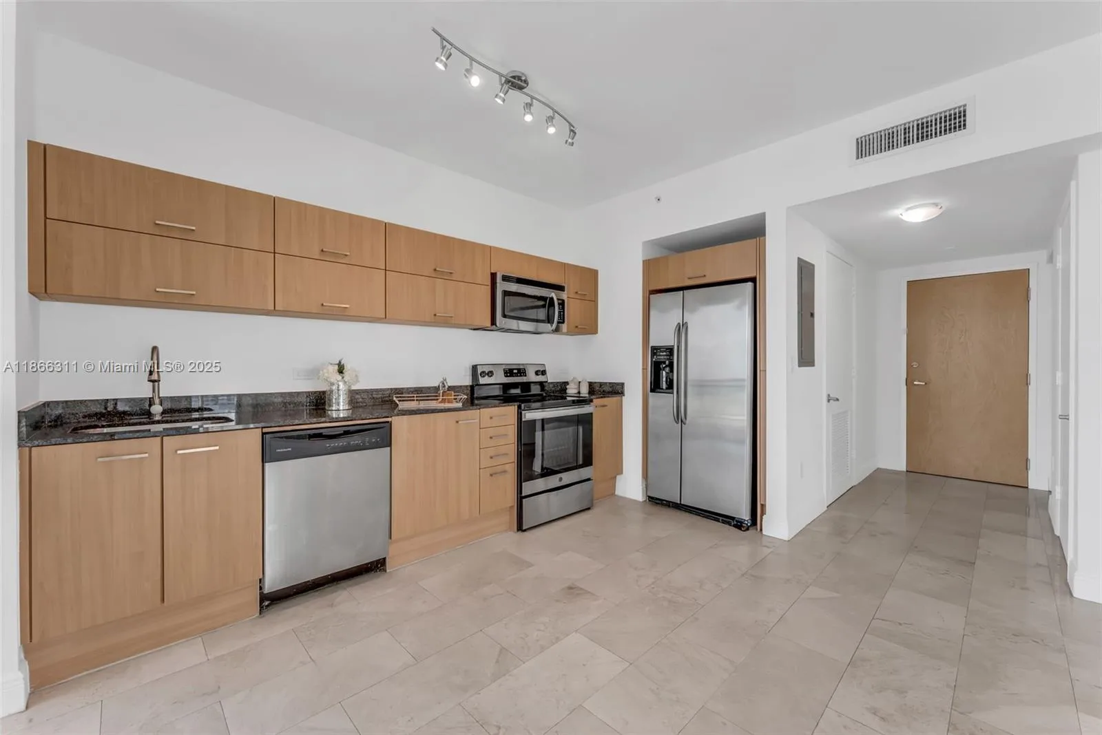 350 S Miami Ave # 3013, Miami, FL 33130 photo 4