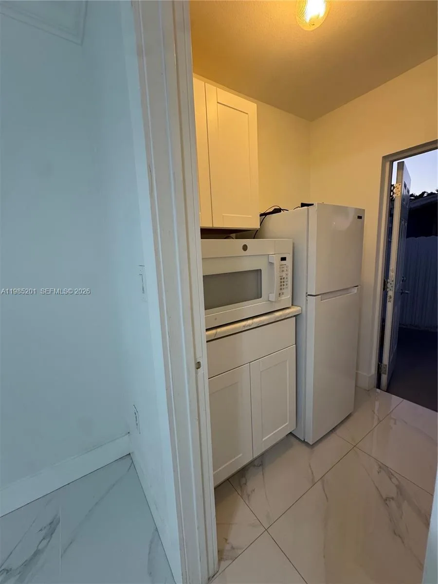 9633 SW 11th Ter, Miami, FL 33174 photo 4