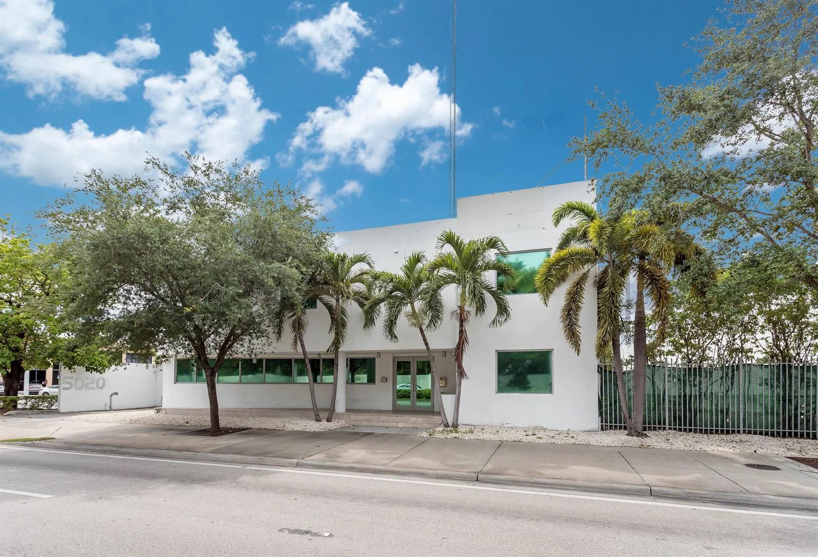 5020 Biscayne Boulevard, Miami, FL 33137 photo 2