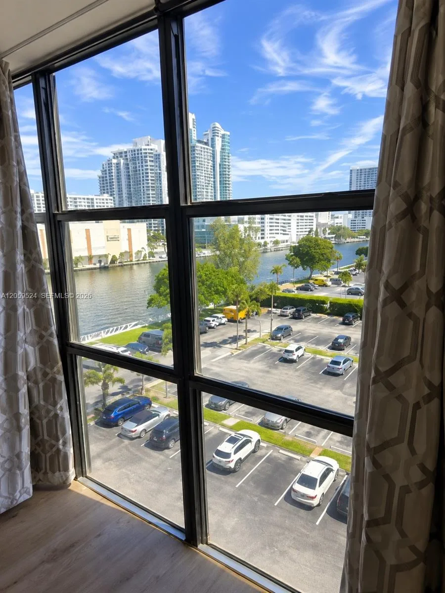800 Parkview Dr # 716, Hallandale Beach, FL 33009