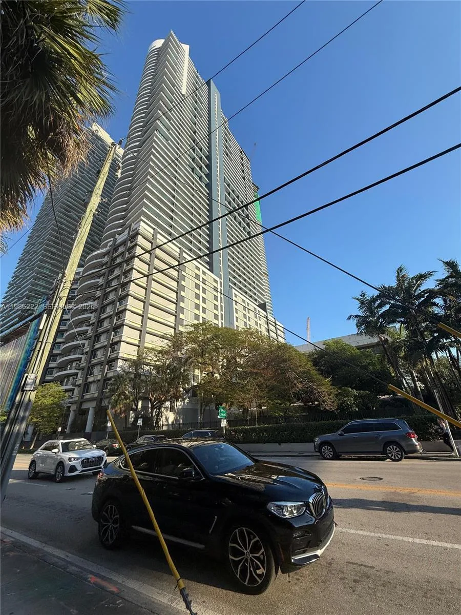 60 SW 13th St # 3017, Miami, FL 33130 photo 3