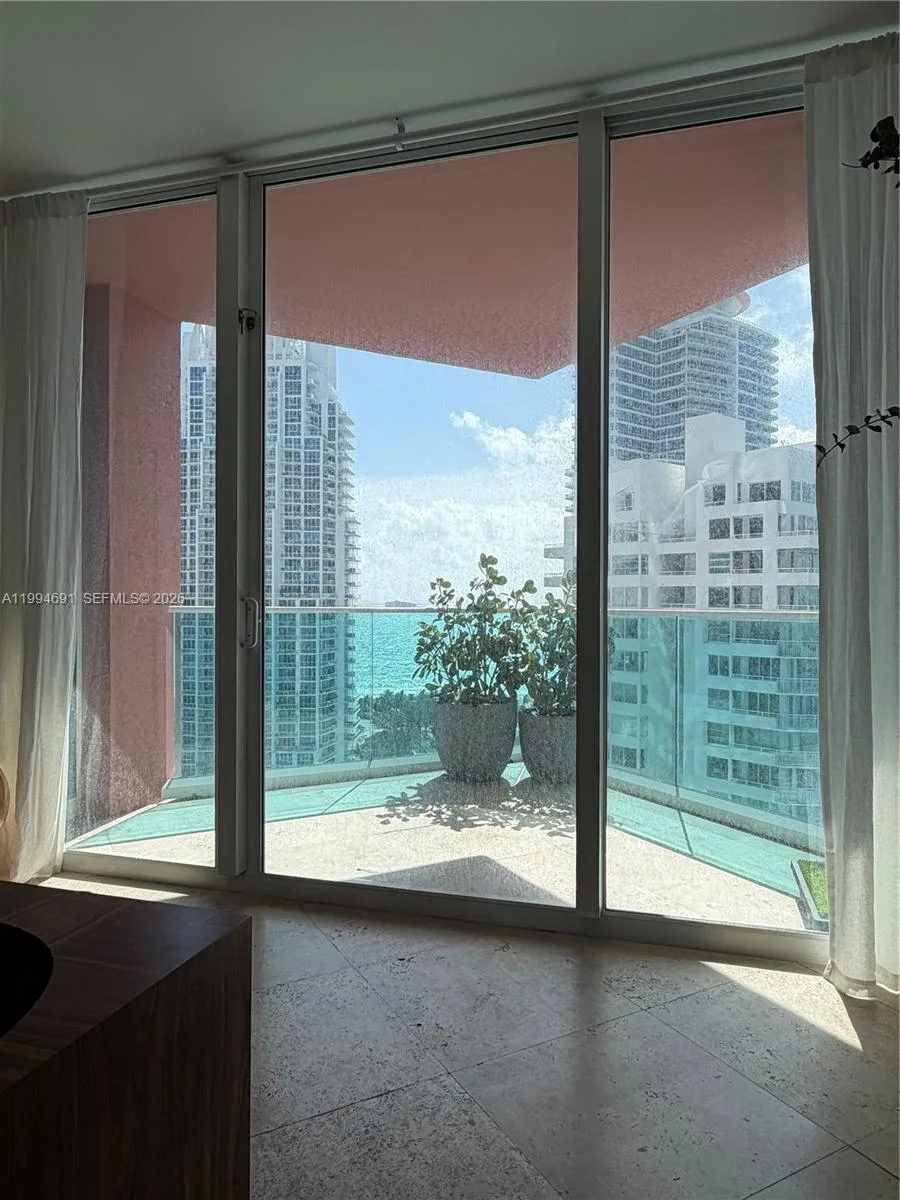 300 S Pointe Dr # 2106, Miami Beach, FL 33139 photo 9