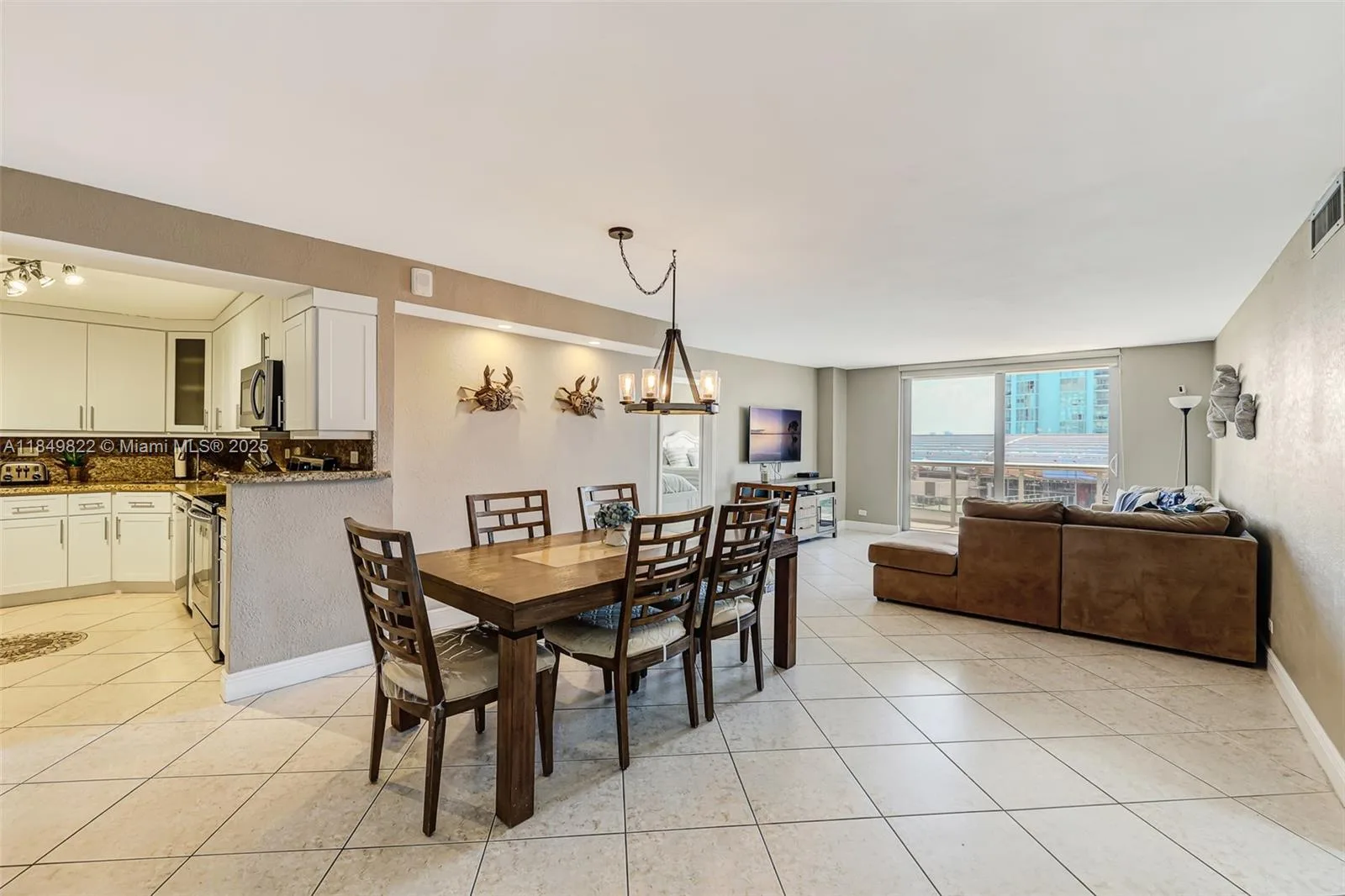 6039 Collins Ave # 936, Miami Beach, FL 33140 photo 11