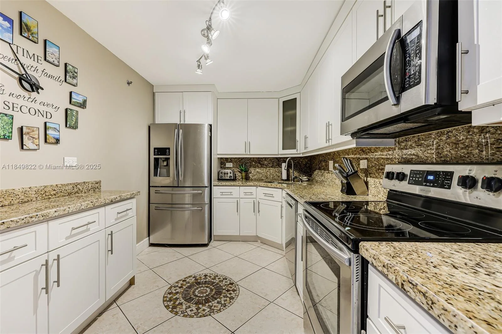 6039 Collins Ave # 936, Miami Beach, FL 33140 photo 13