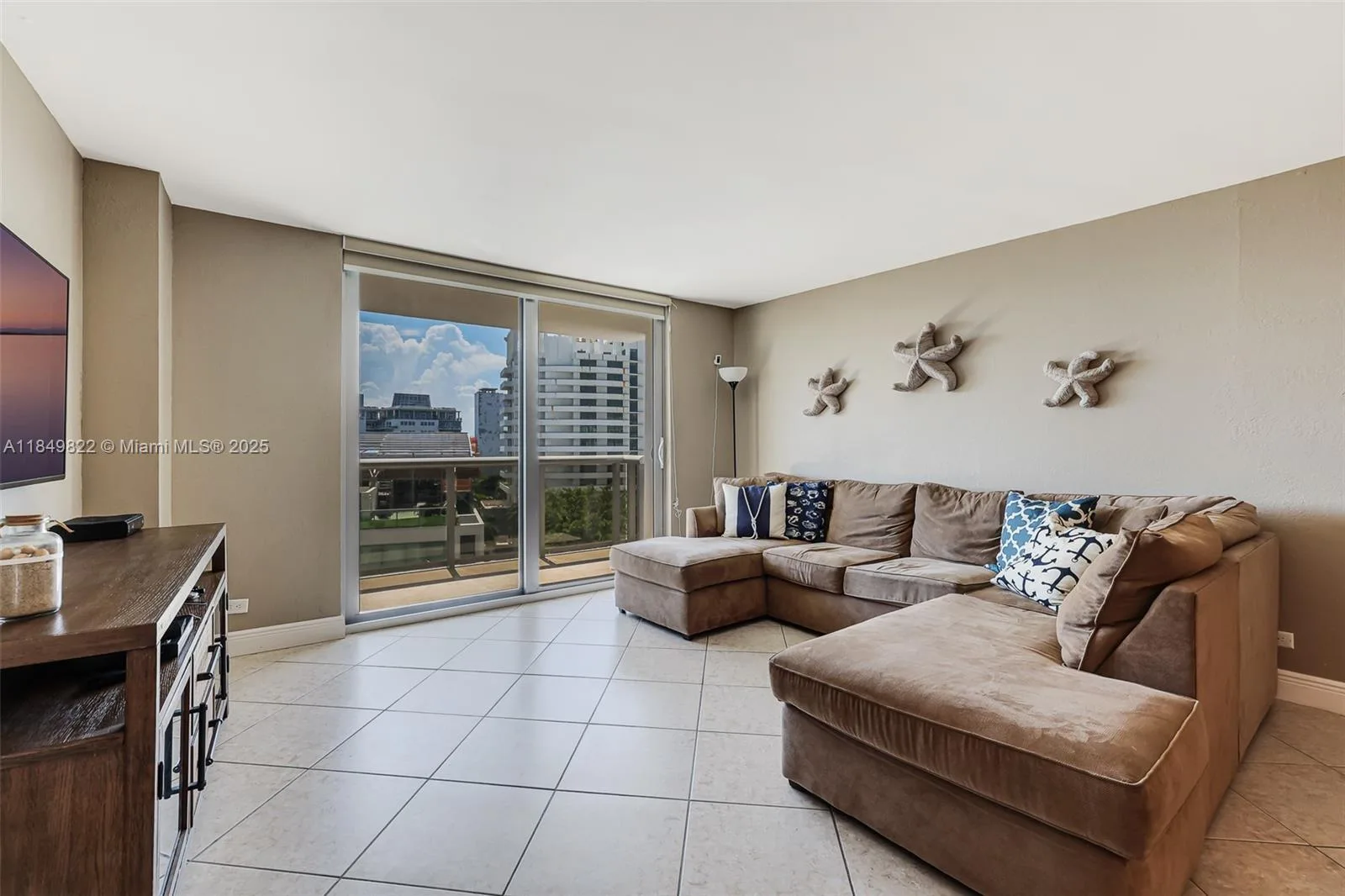6039 Collins Ave # 936, Miami Beach, FL 33140 photo 5