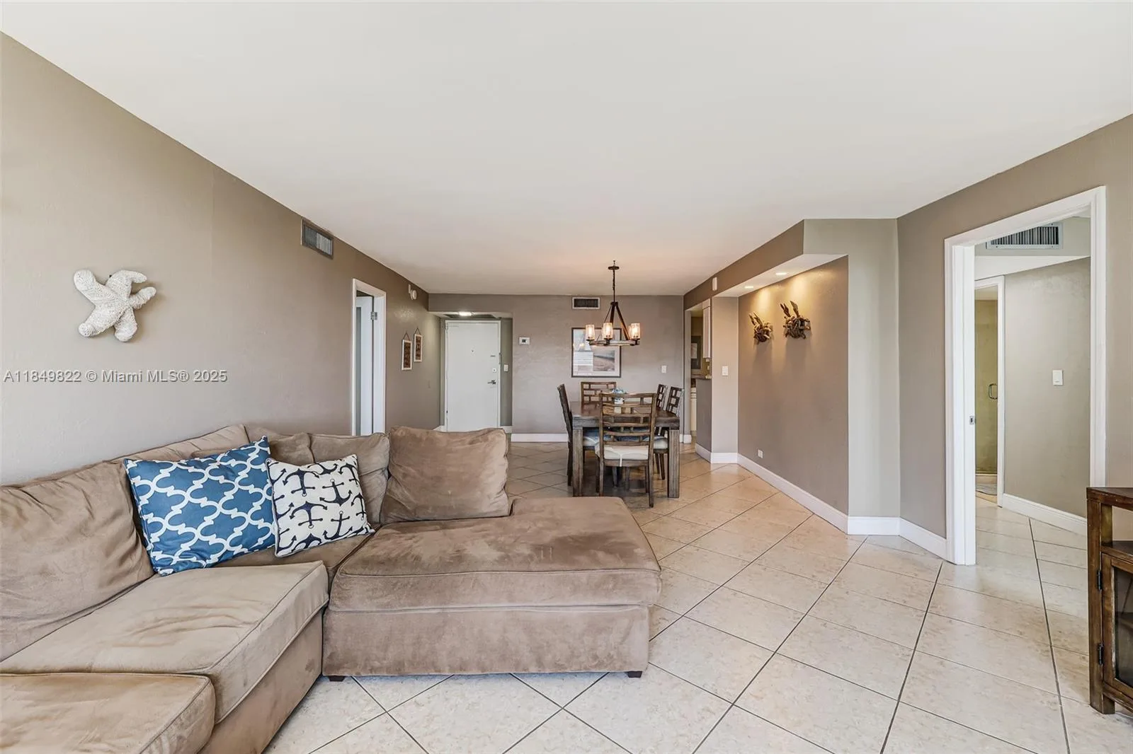 6039 Collins Ave # 936, Miami Beach, FL 33140 photo 7