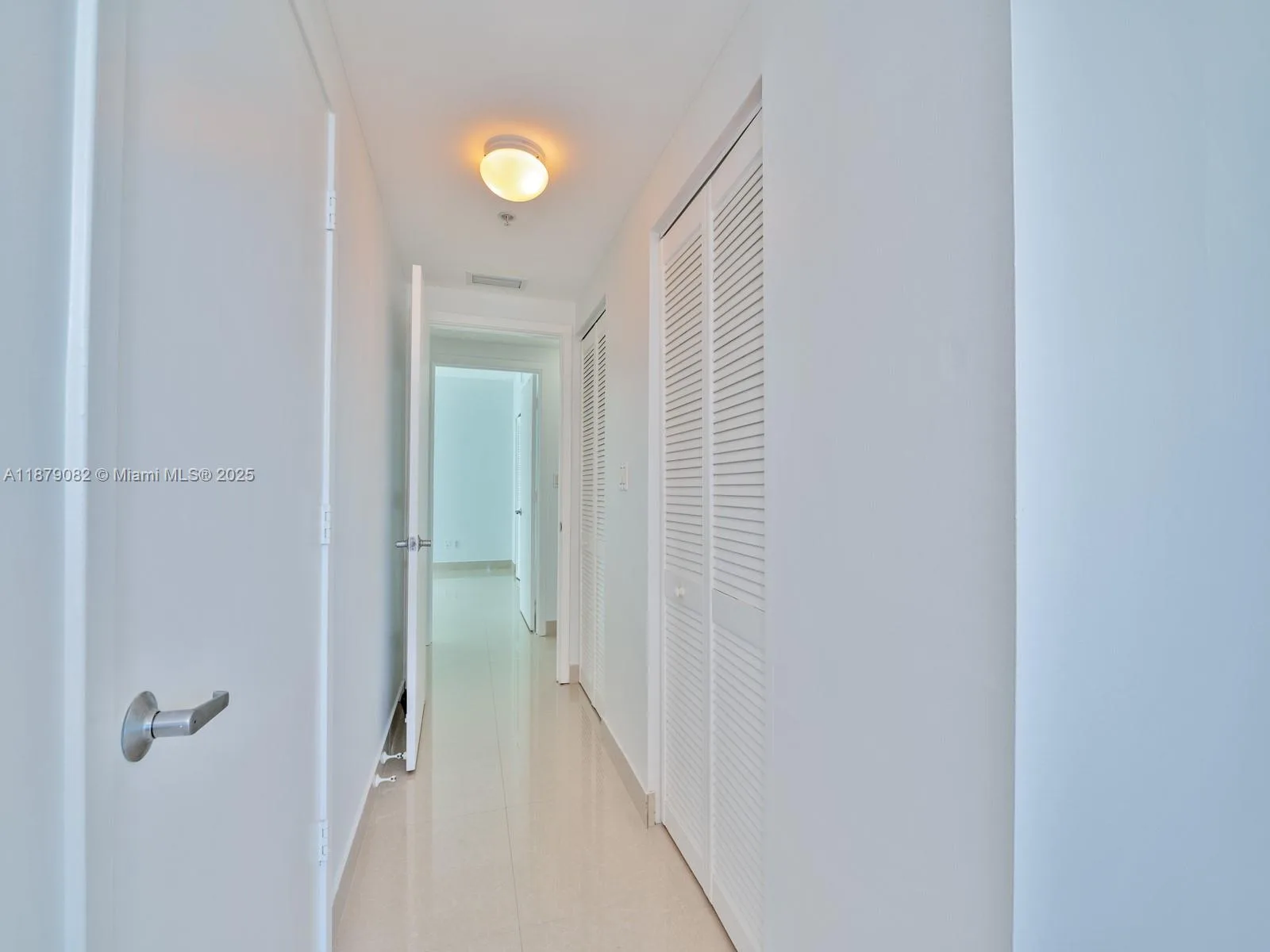 325 S Biscayne Blvd # 2715, Miami, FL 33131 photo 13
