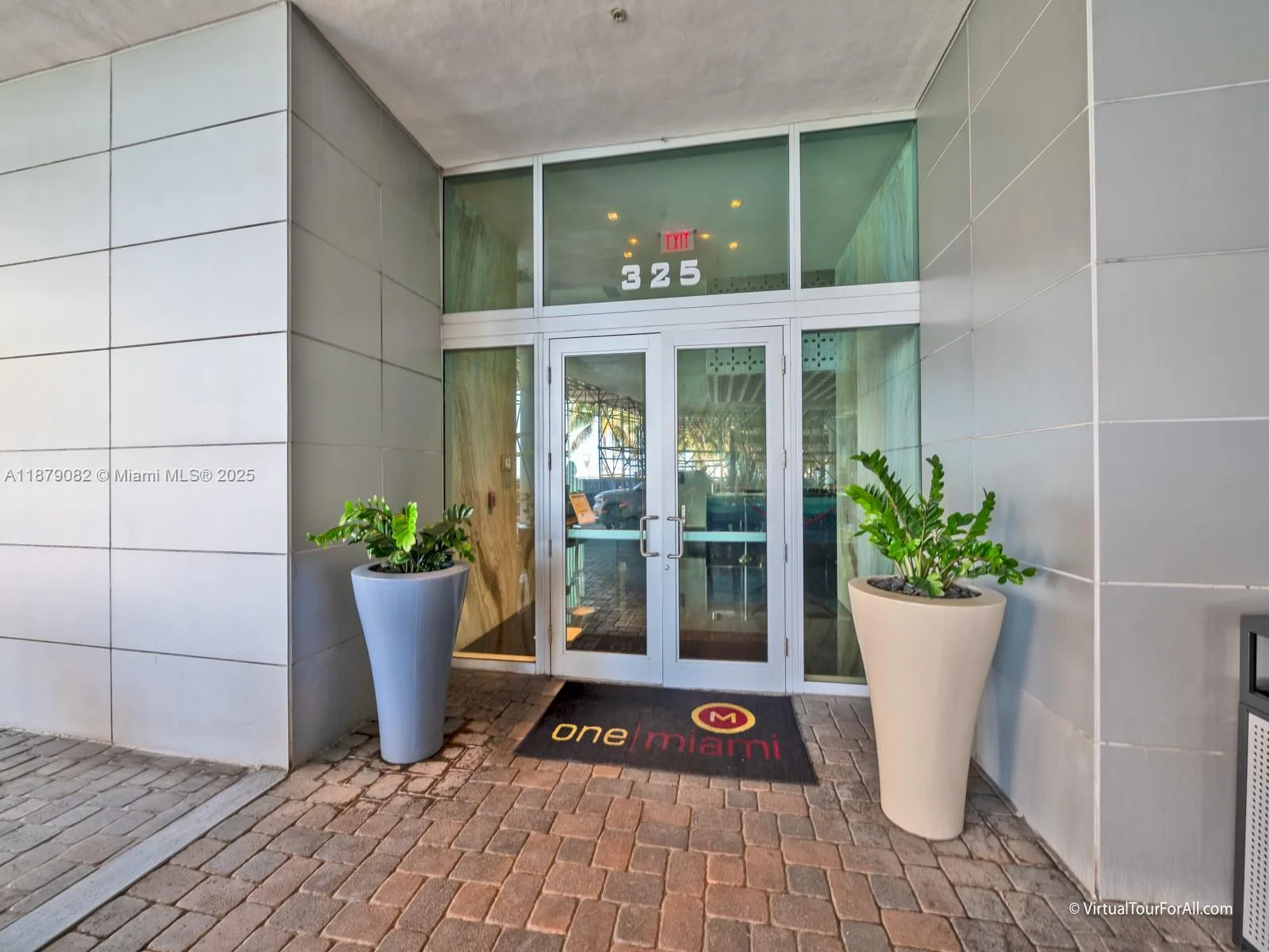 325 S Biscayne Blvd # 2715, Miami, FL 33131 photo 3