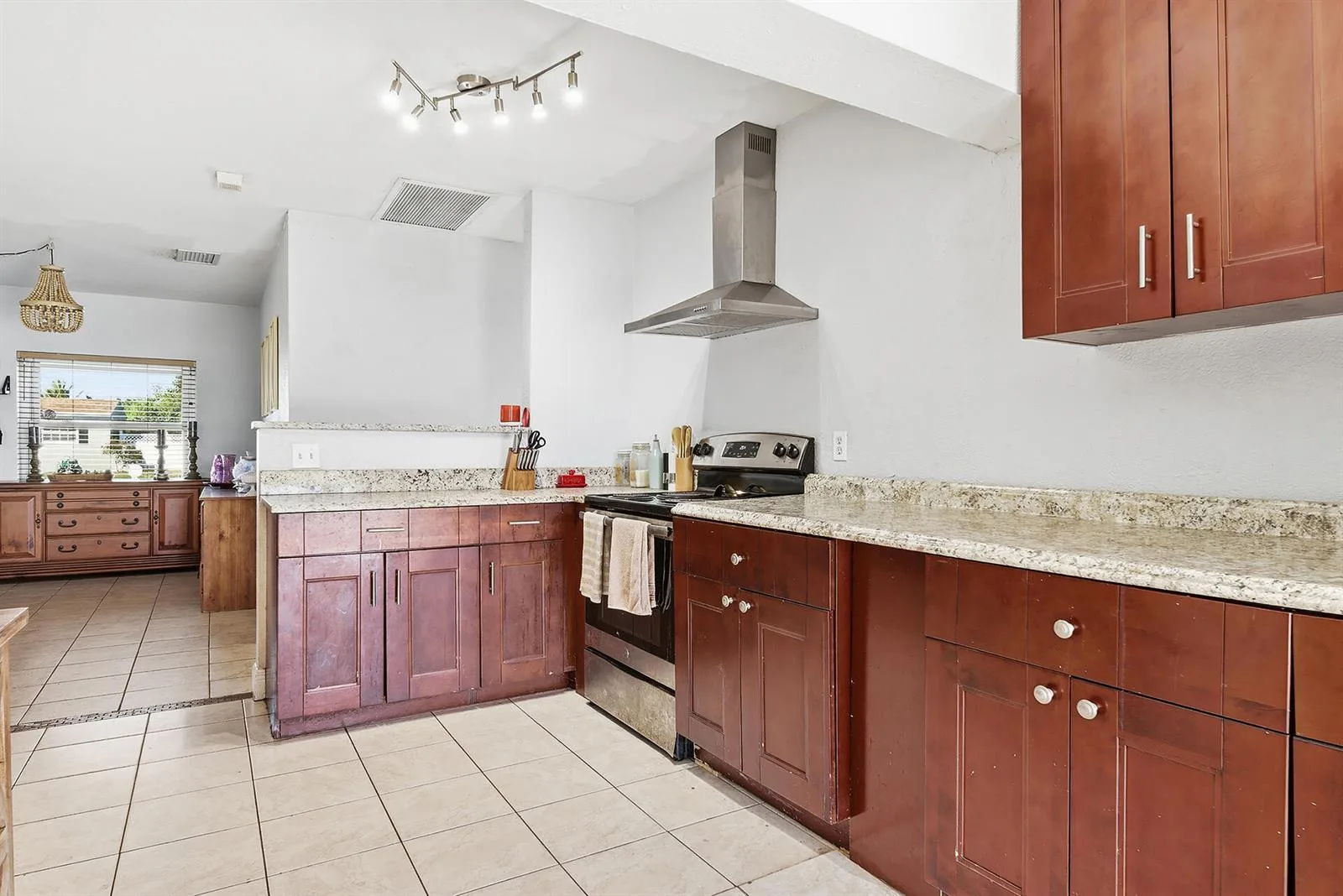 333 Mid Pines Road, Palm Springs, FL 33461 photo 12