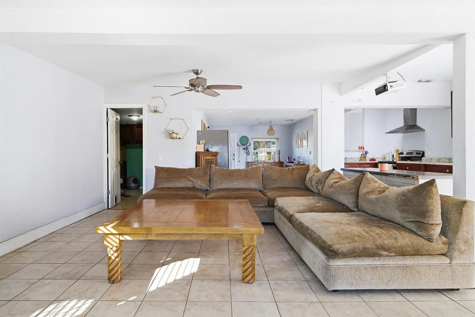 333 Mid Pines Road, Palm Springs, FL 33461 photo 4