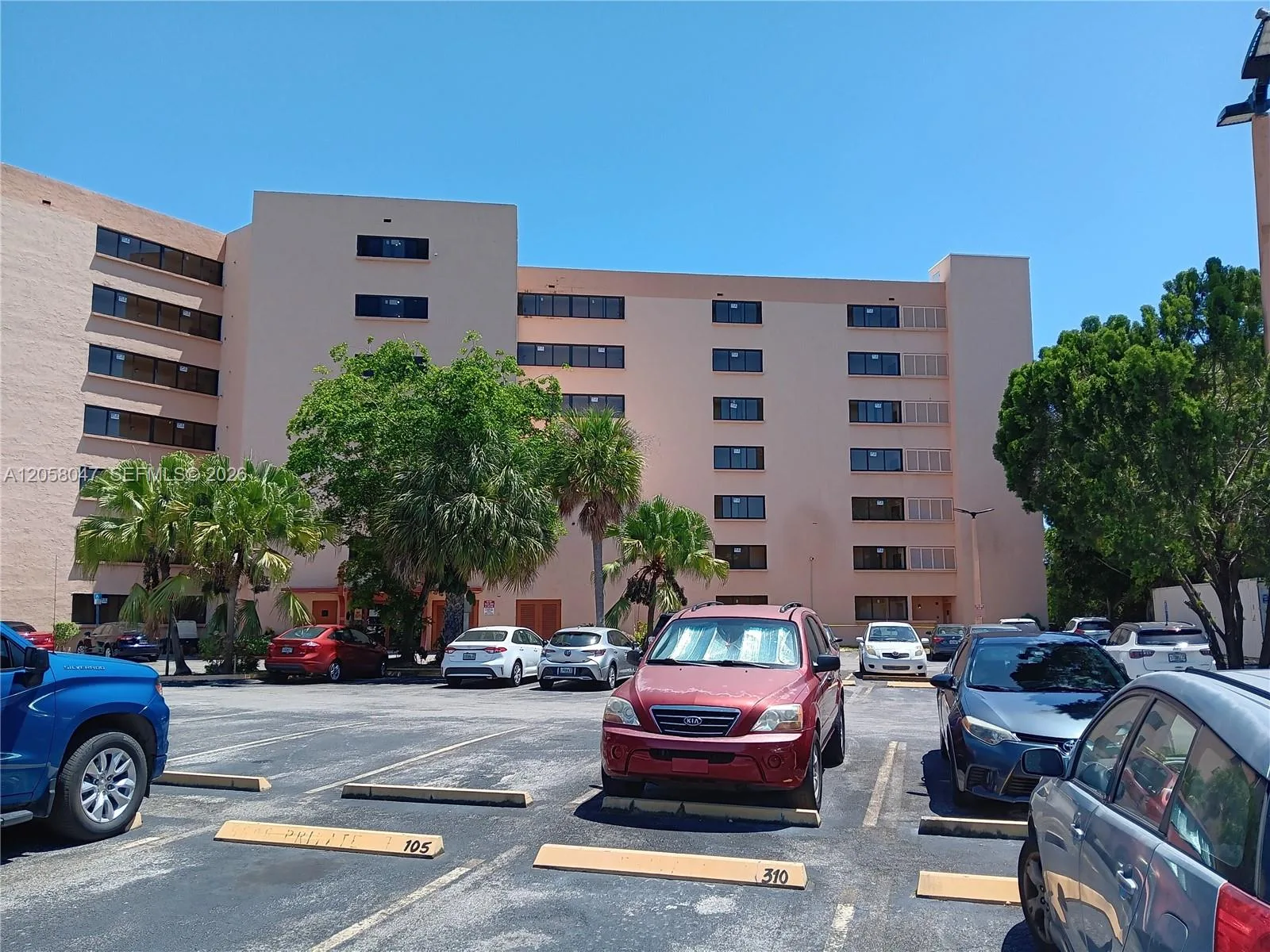 9688 Fontainebleau Blvd # 502, Miami, FL 33172 photo 4