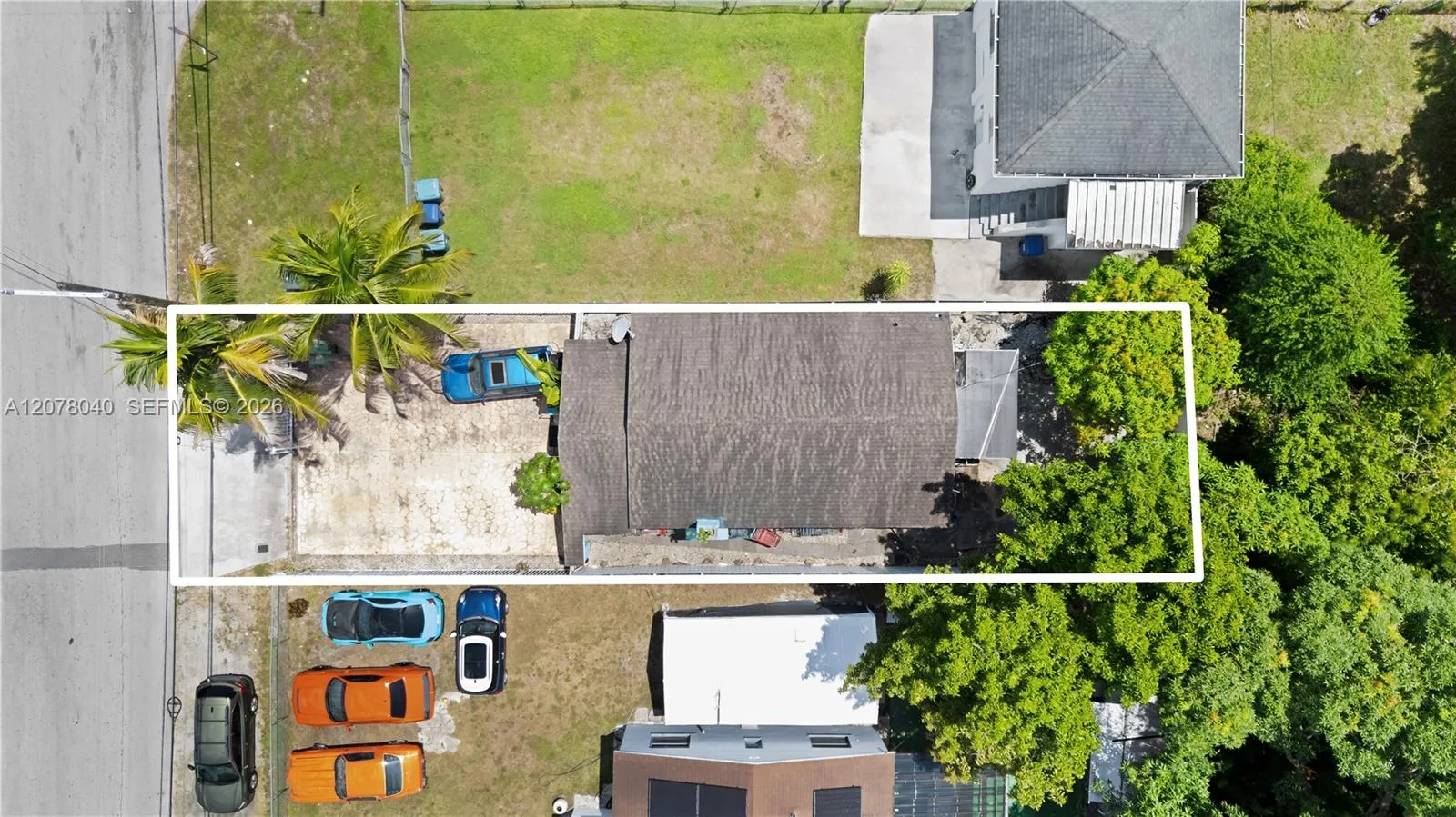 390 NE 166th St, North Miami, FL 33162