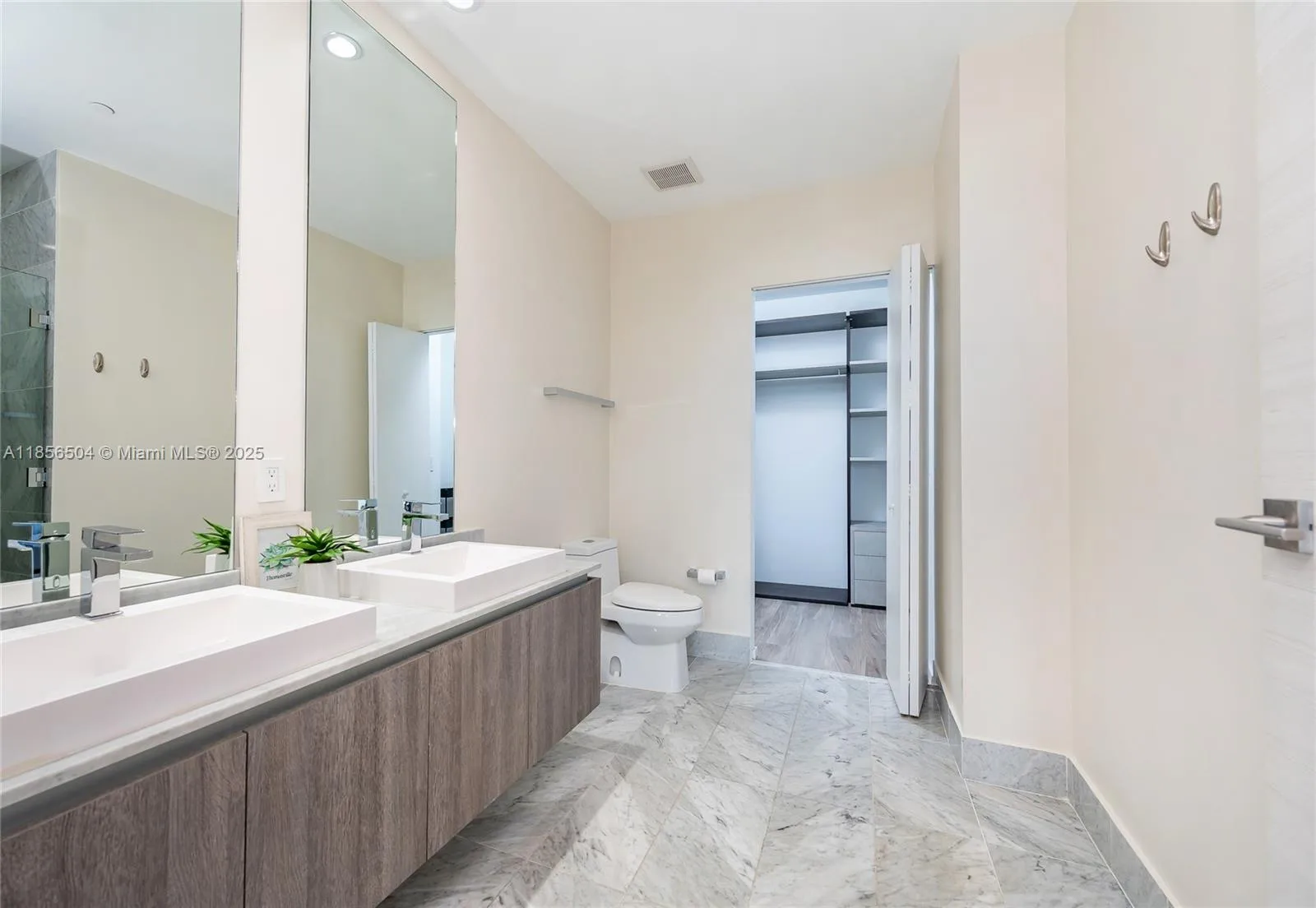 801 S Miami Ave # 5207, Miami, FL 33130 photo 12