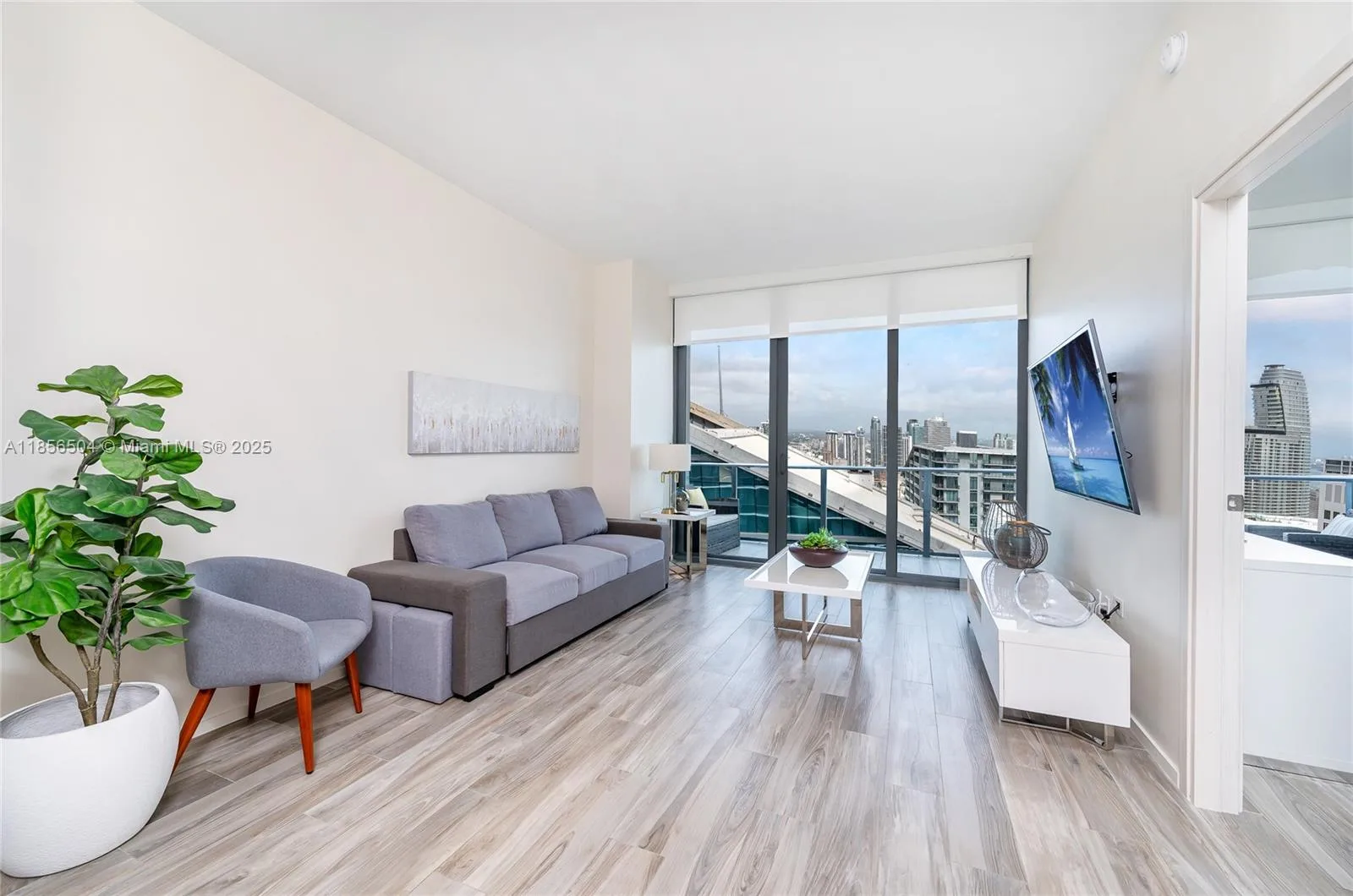 801 S Miami Ave # 5207, Miami, FL 33130 photo 4
