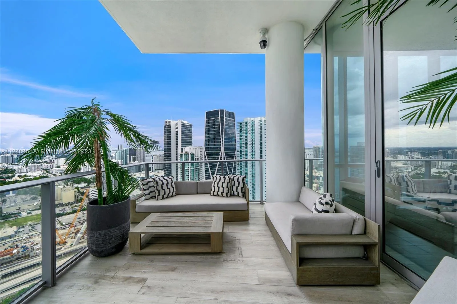 Paramount Miami Worldcenter Unit 4701 at 851 NE 1st Ave # 4701, Miami, FL 33132 — photo 1