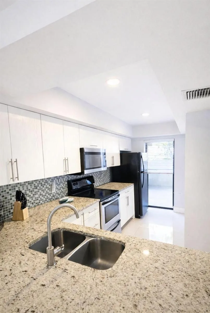 11596 NW 45th Street # 4, Coral Springs, FL 33065