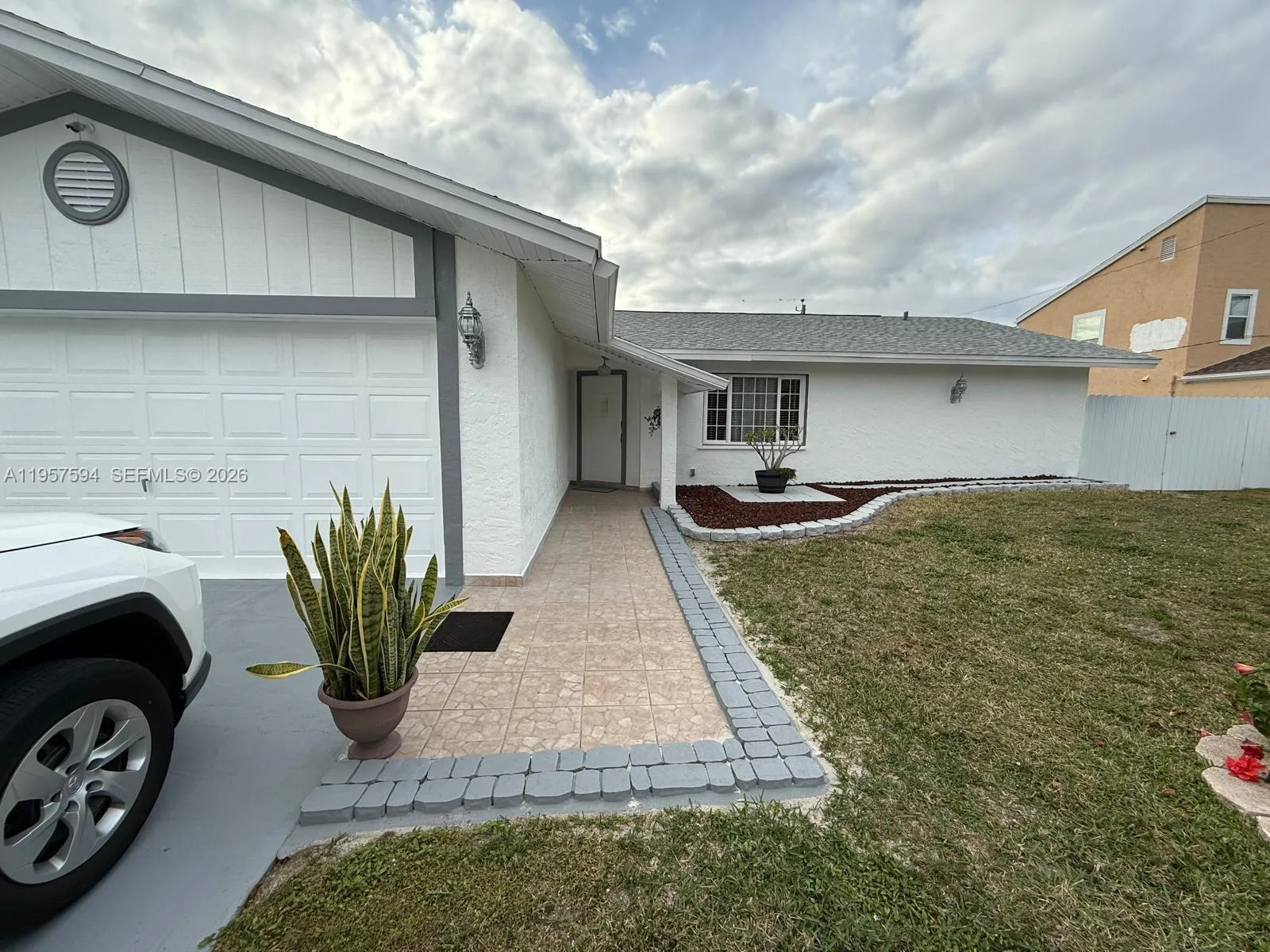 2146 SE 15th Pl, Cape Coral, FL 33990