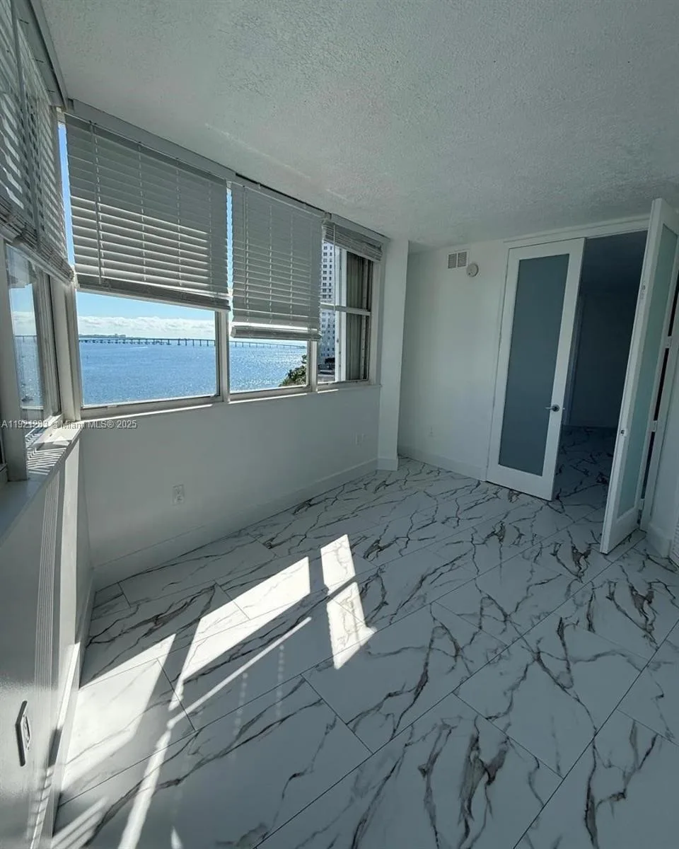 905 Brickell Bay Dr # 1030, Miami, FL 33131 photo 12