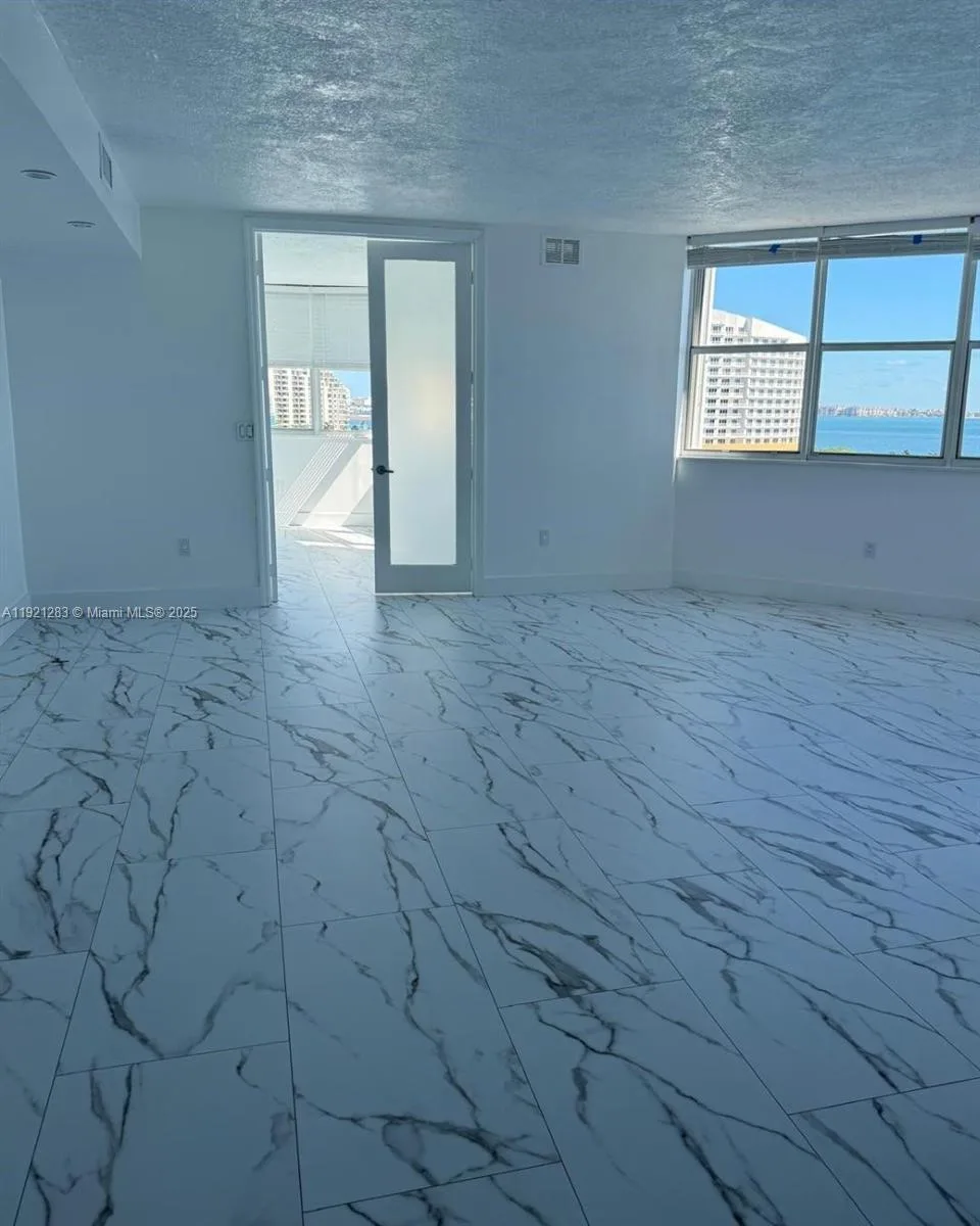905 Brickell Bay Dr # 1030, Miami, FL 33131 photo 9
